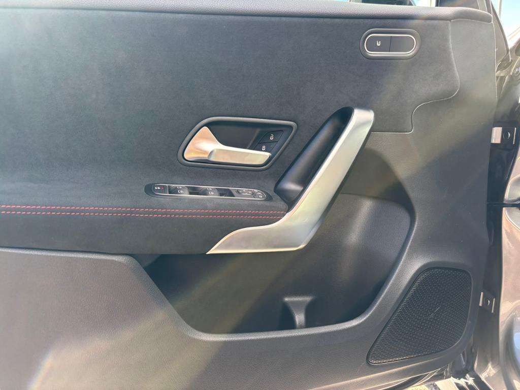 Mercedes-Benz A 220