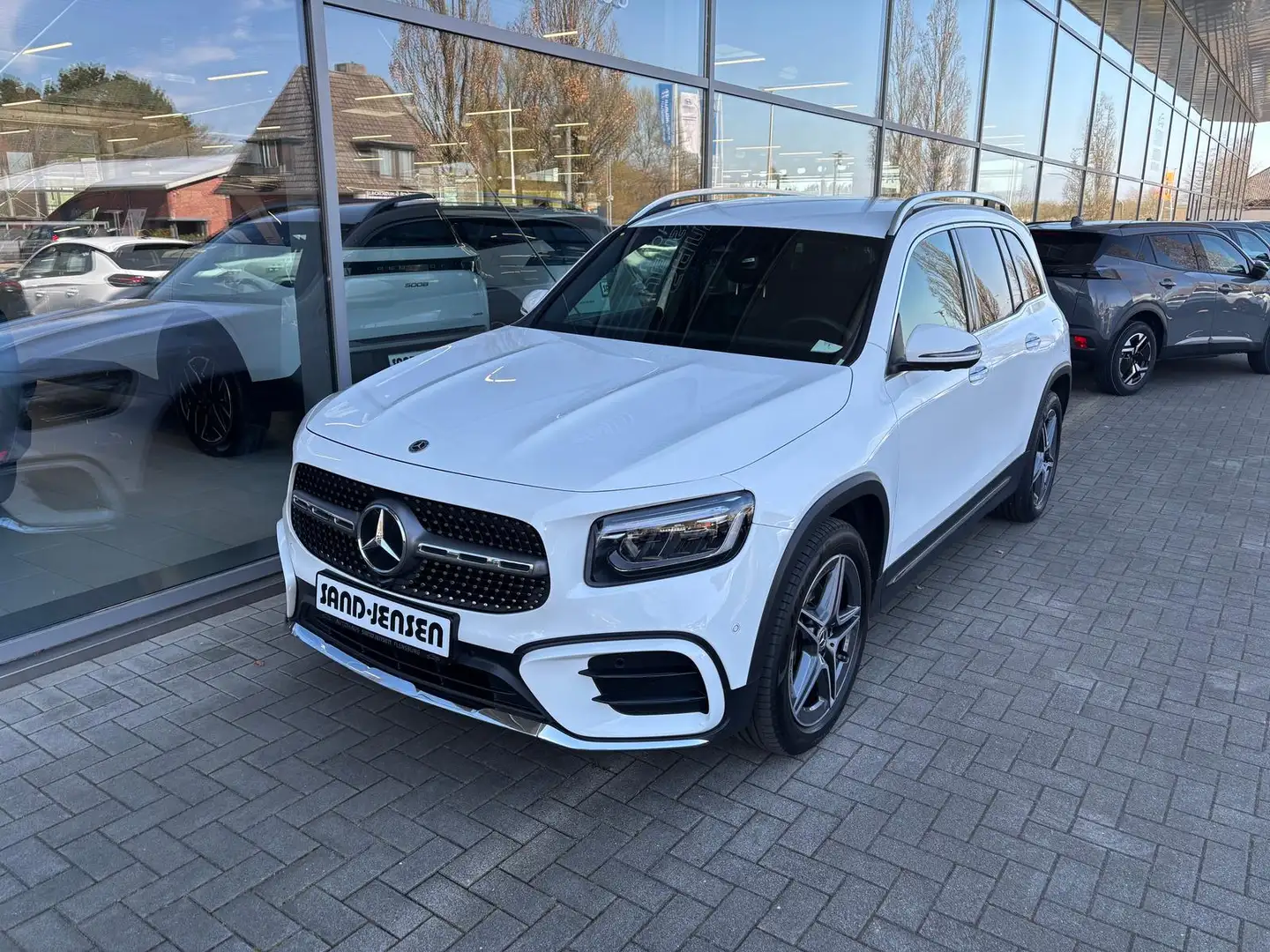 Mercedes-Benz GLB 200 d 4M AMG Line Adv Plus AHK Standh 7-Sitz Fehér - 2