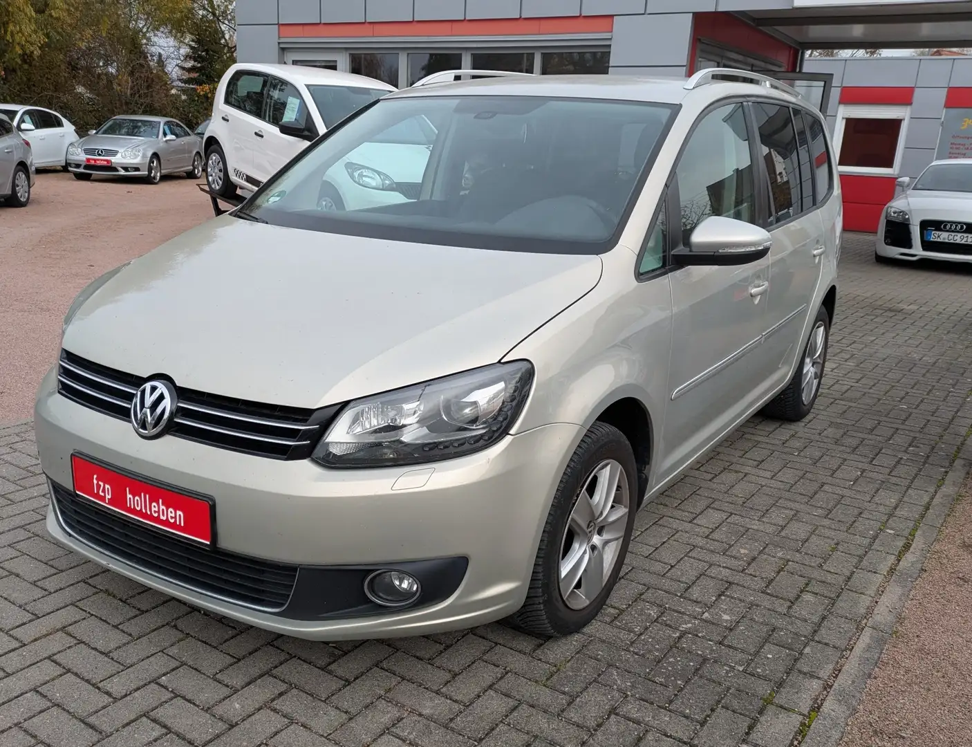 Volkswagen Touran Highline Grau - 2