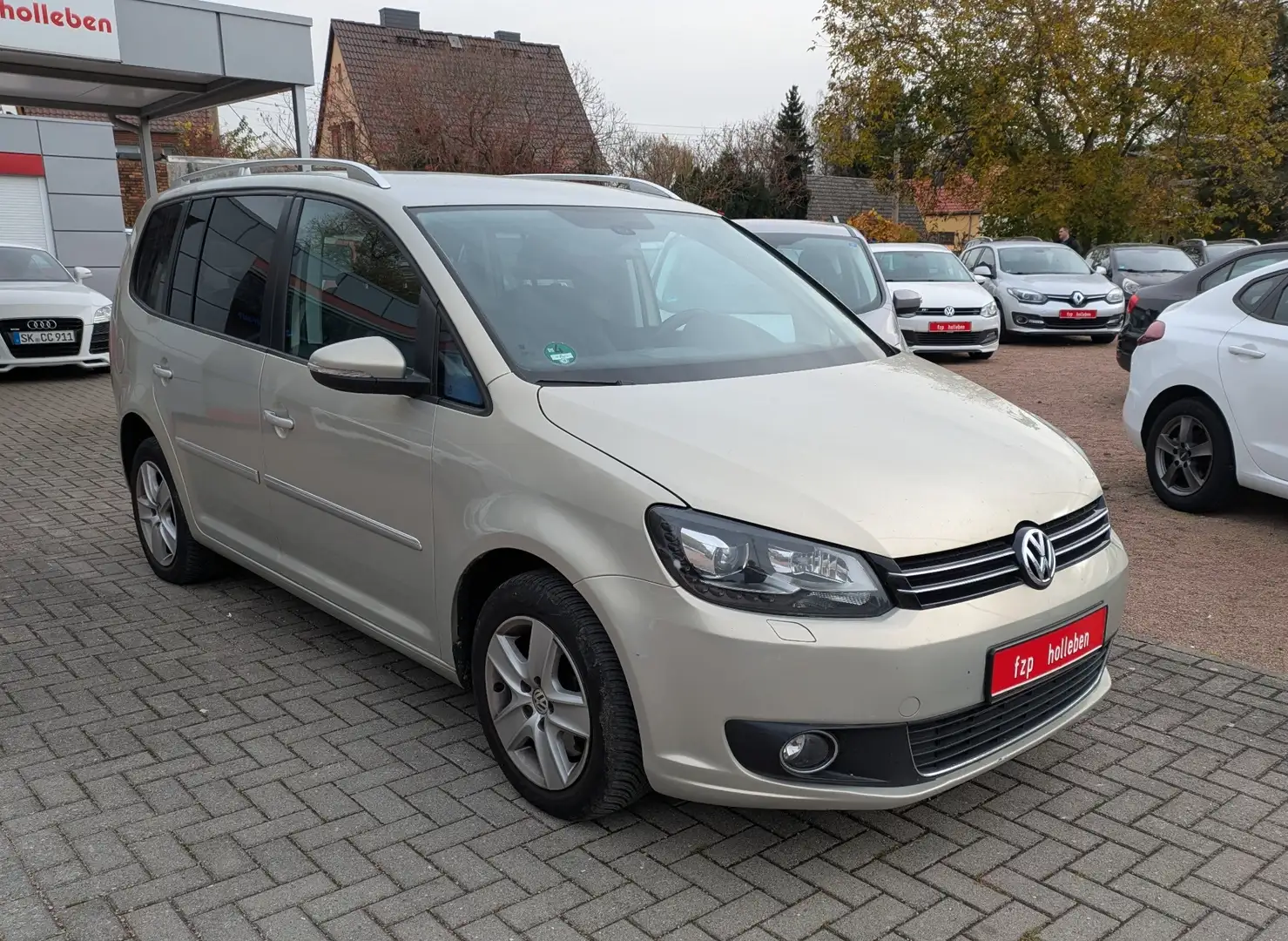 Volkswagen Touran Highline Grau - 1