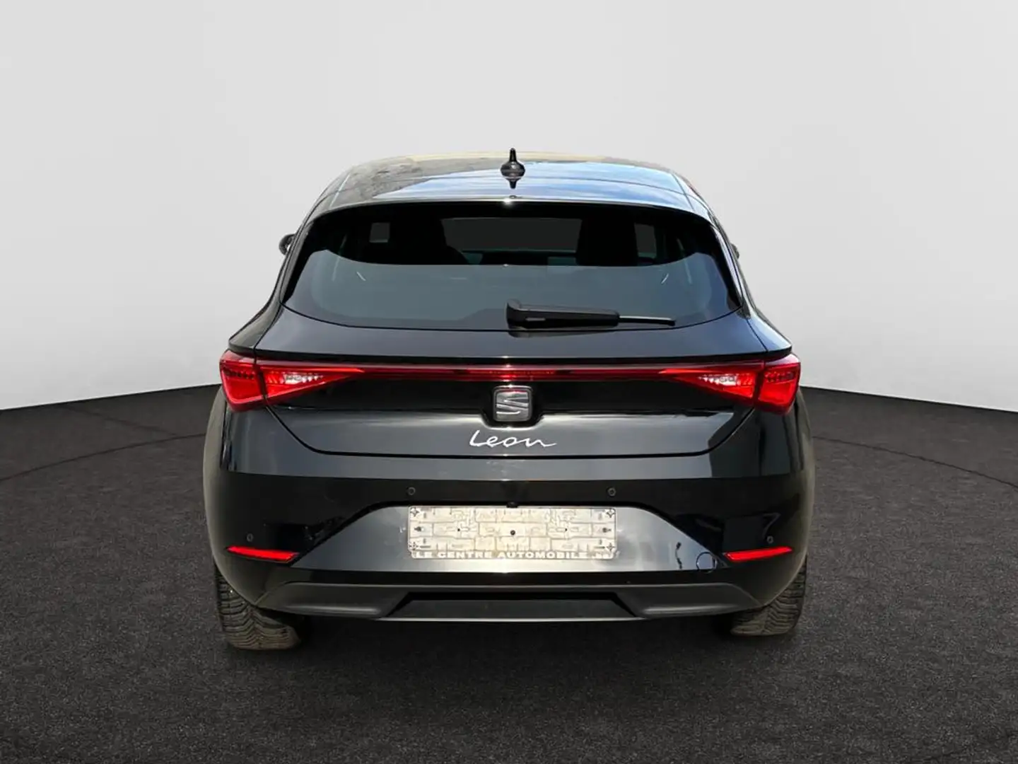 SEAT Leon 1,0eTSI STYLE 5T 81 DG8 A7 Noir - 2