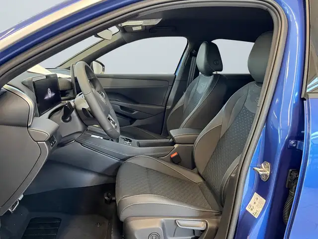 Volkswagen T-Roc view 7