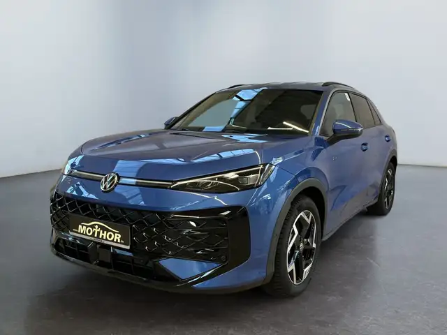 Volkswagen T-Roc view 2