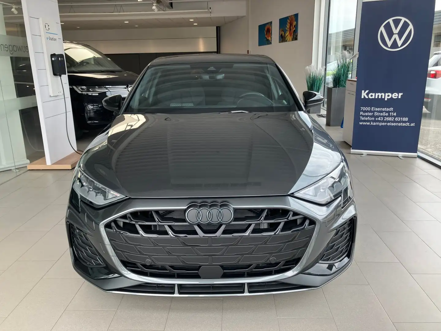 Audi A3 45 TFSI e S line Grau - 2