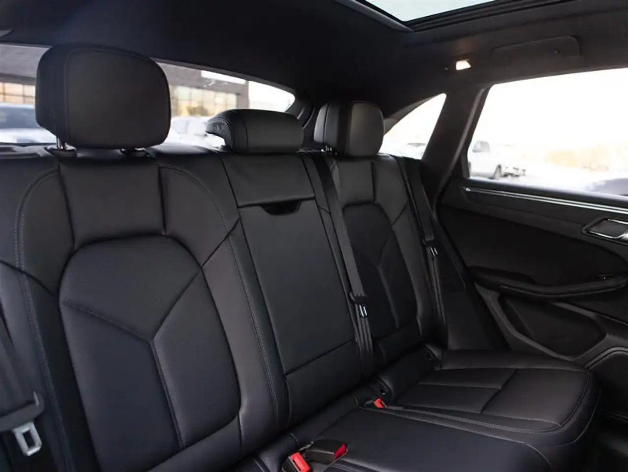 Porsche Macan снимка Porsche Macan
