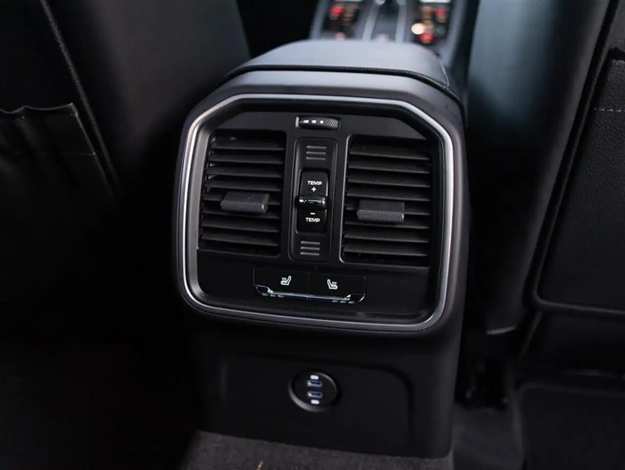 Porsche Macan снимка Porsche Macan