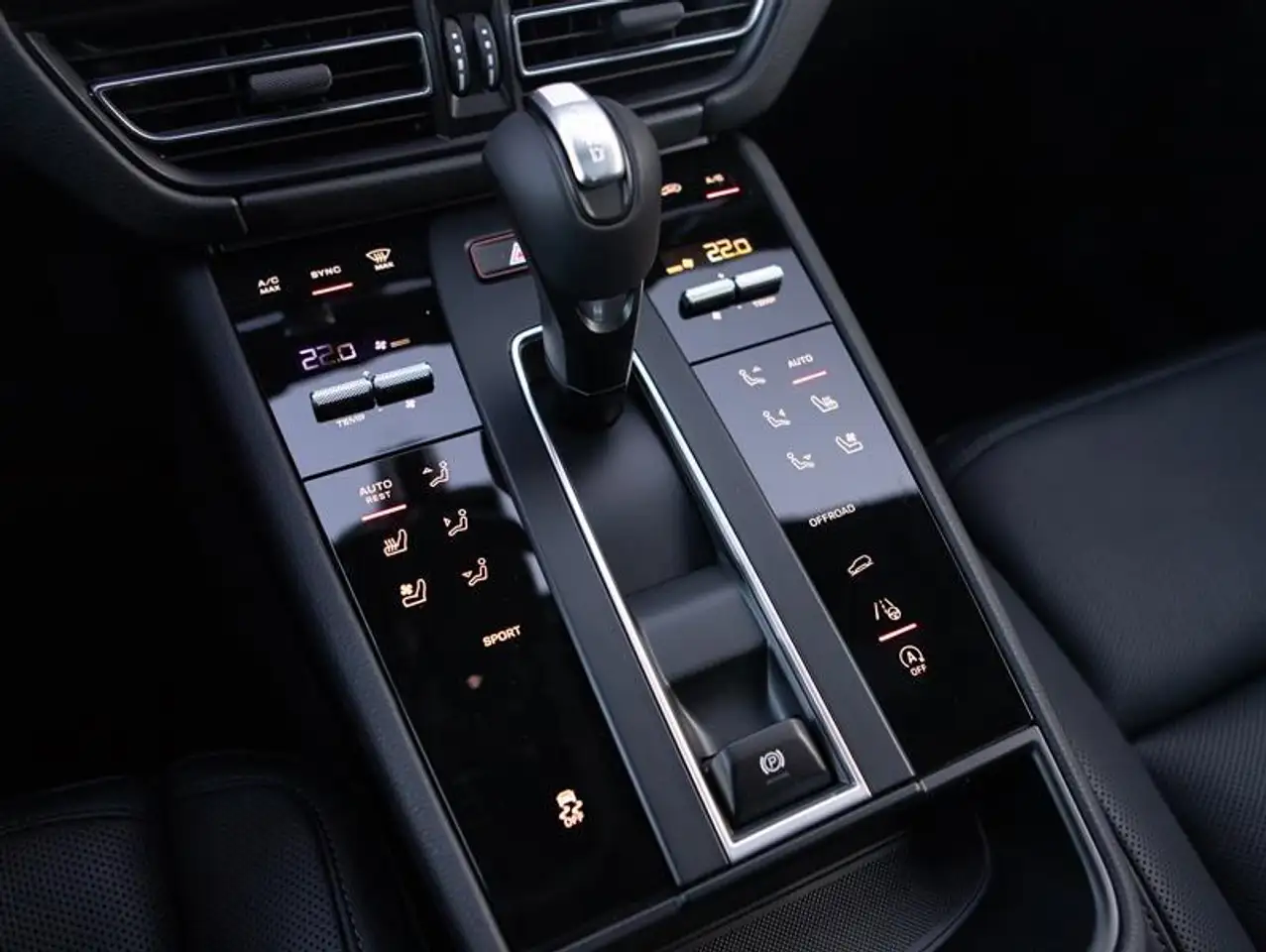 Porsche Macan снимка Porsche Macan