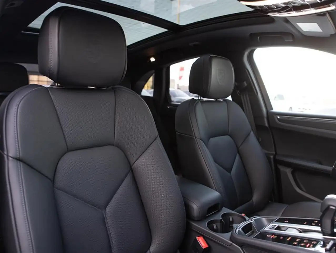 Porsche Macan снимка Porsche Macan