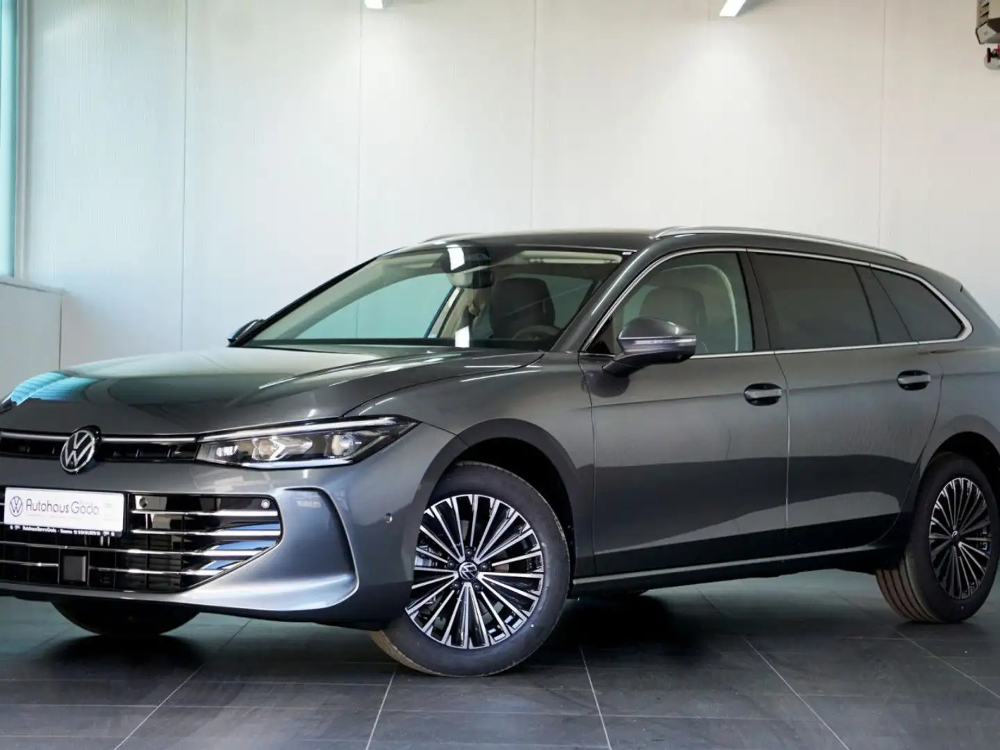 Volkswagen Passat Variant Passat Elegance 2.0 TDI 7-Gang DSG Bluetooth Navi Grau - 2