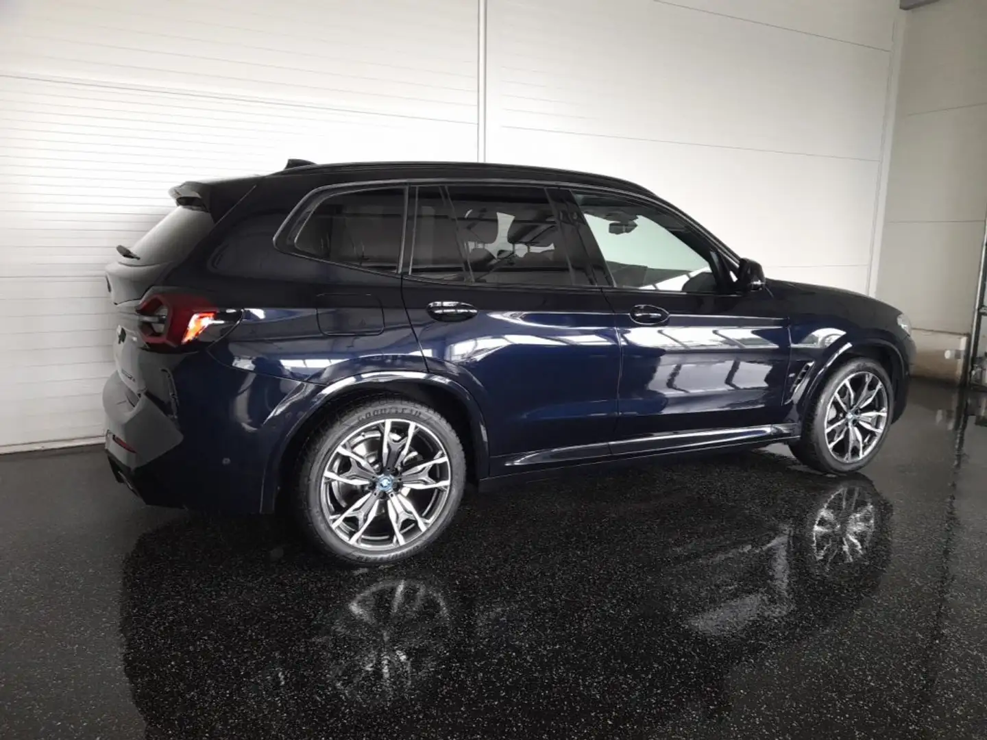 BMW X3 30e M-SPORT PHEV 4x4 Aut *SKY / 20 ZOLL / ADAPT LED / NAVI / ACC / VOLLEDER & MEMORY / 360° KAMERA* Schwarz - 2