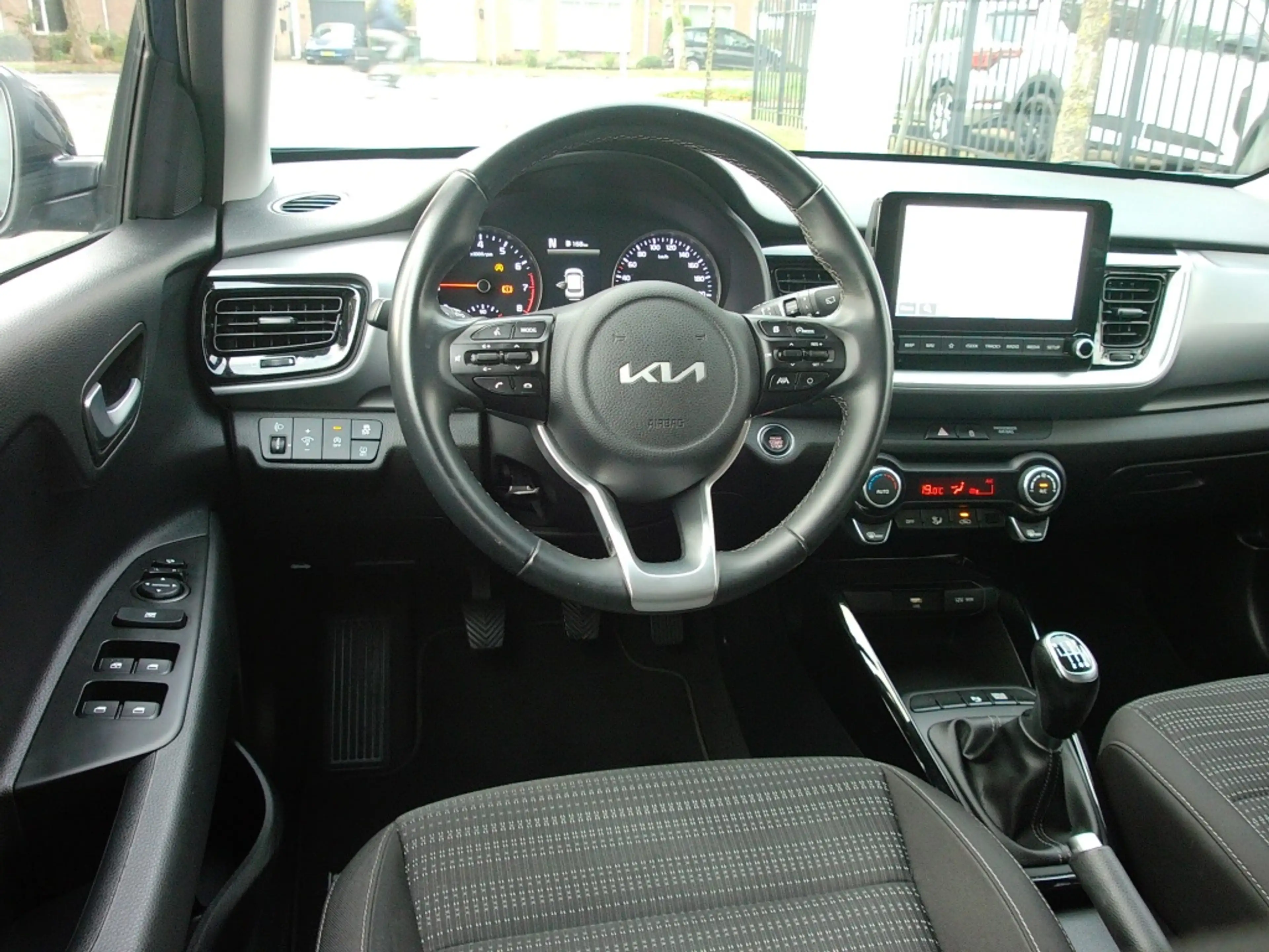 Kia Stonic 1.0 T-GDi 100pk DynamicLine — photo 14