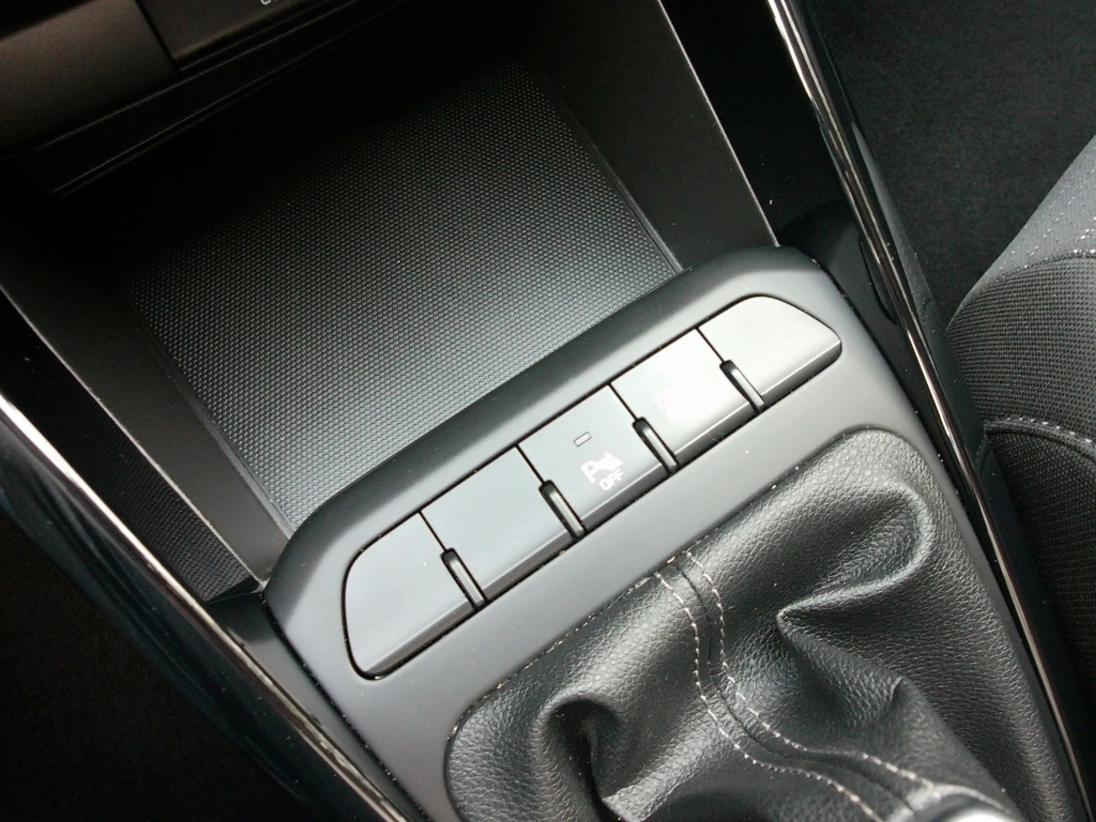Kia Stonic 1.0 T-GDi 100pk DynamicLine — photo 35