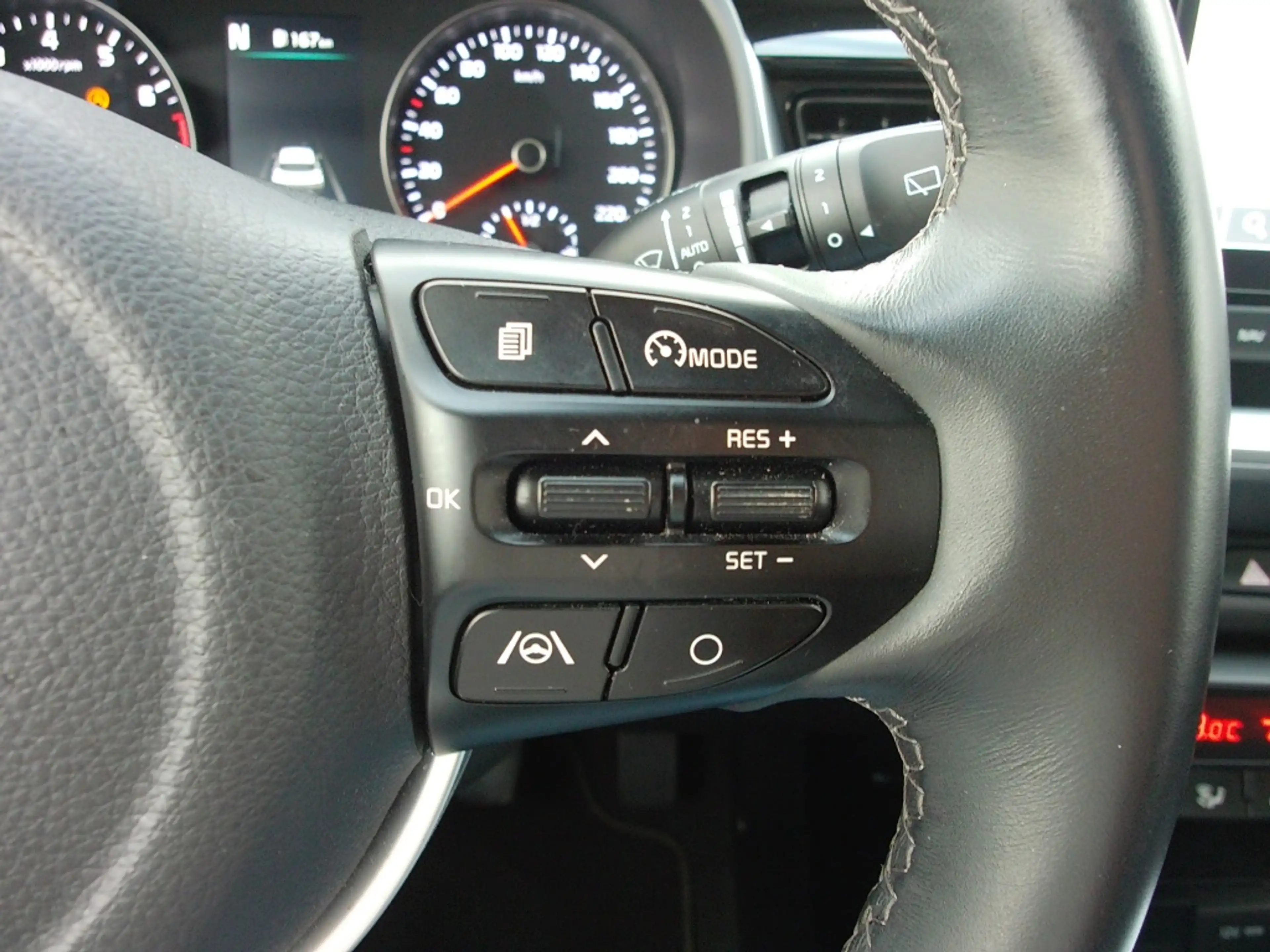 Kia Stonic 1.0 T-GDi 100pk DynamicLine — photo 33