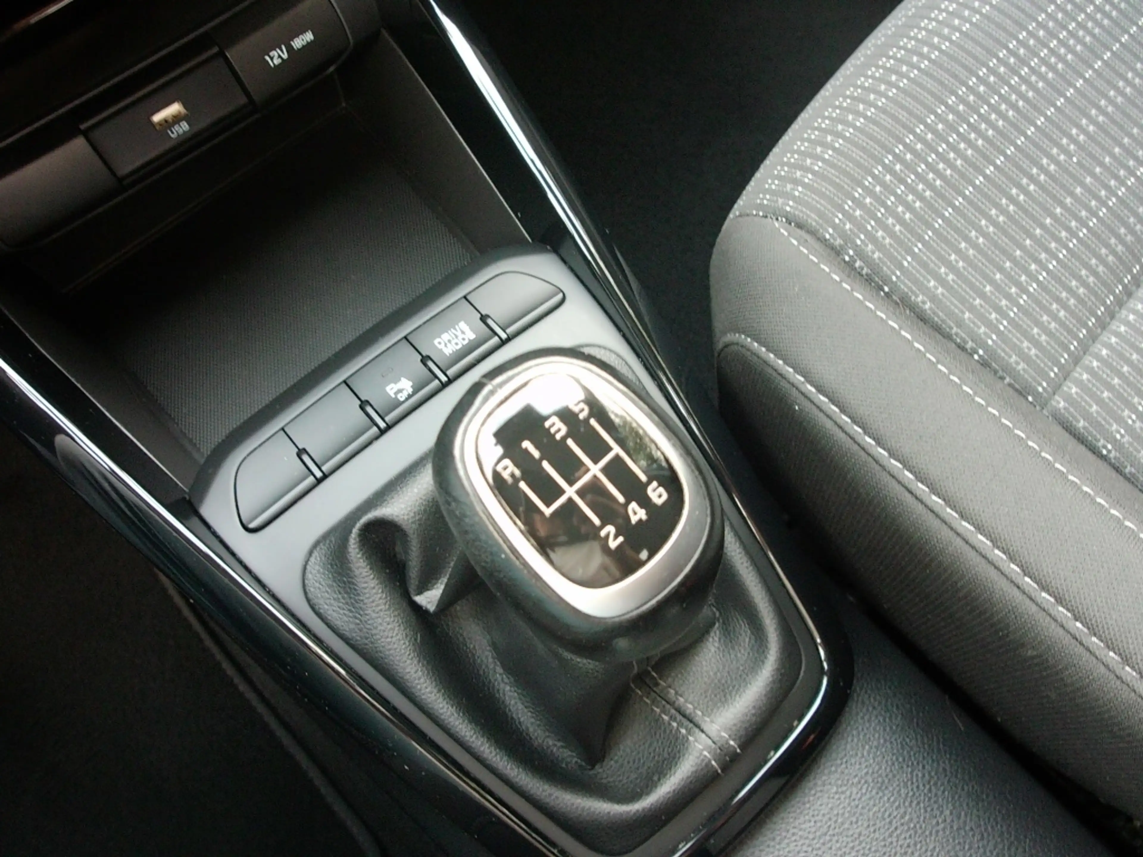 Kia Stonic 1.0 T-GDi 100pk DynamicLine — photo 23