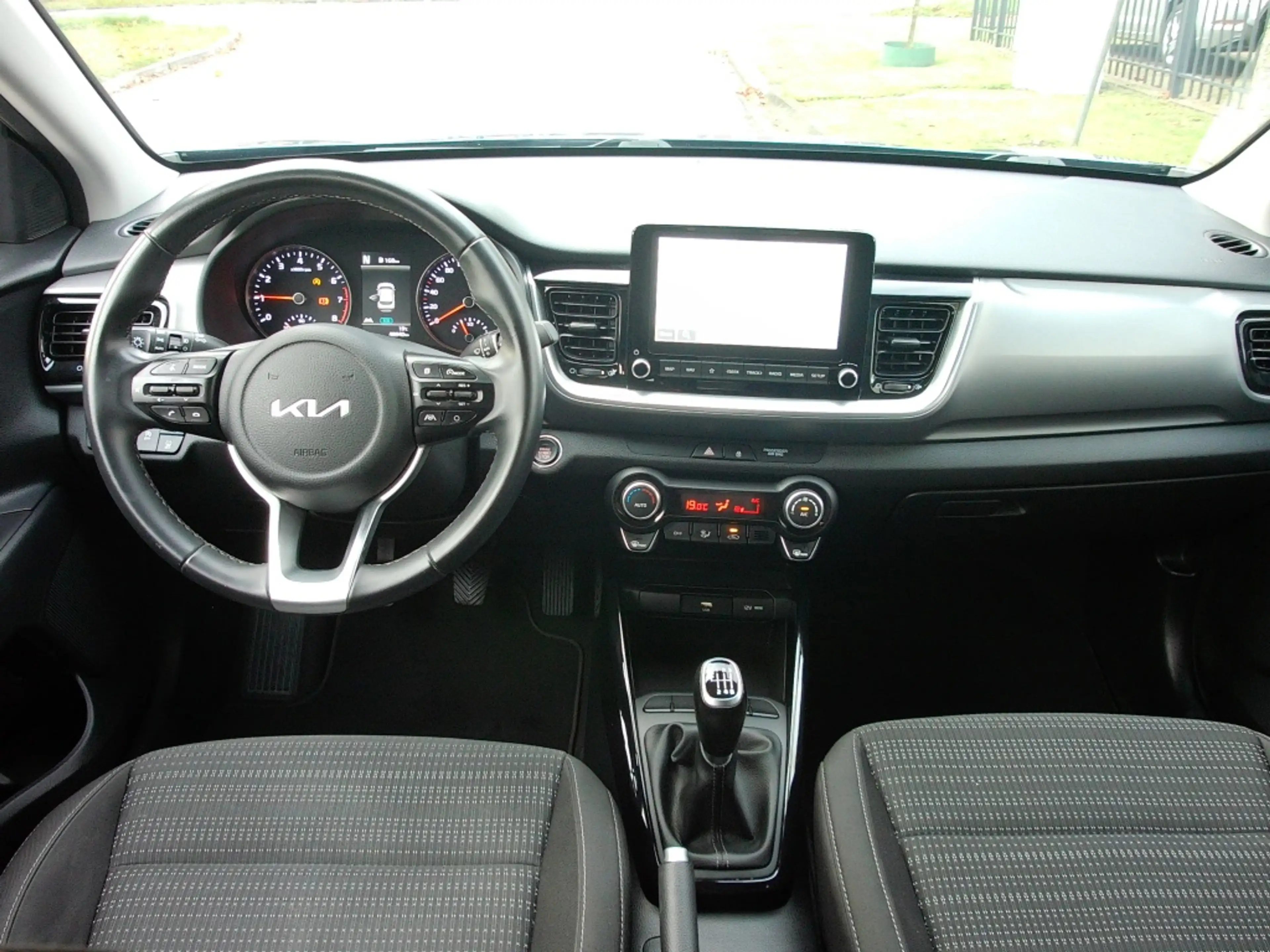 Kia Stonic 1.0 T-GDi 100pk DynamicLine — photo 13
