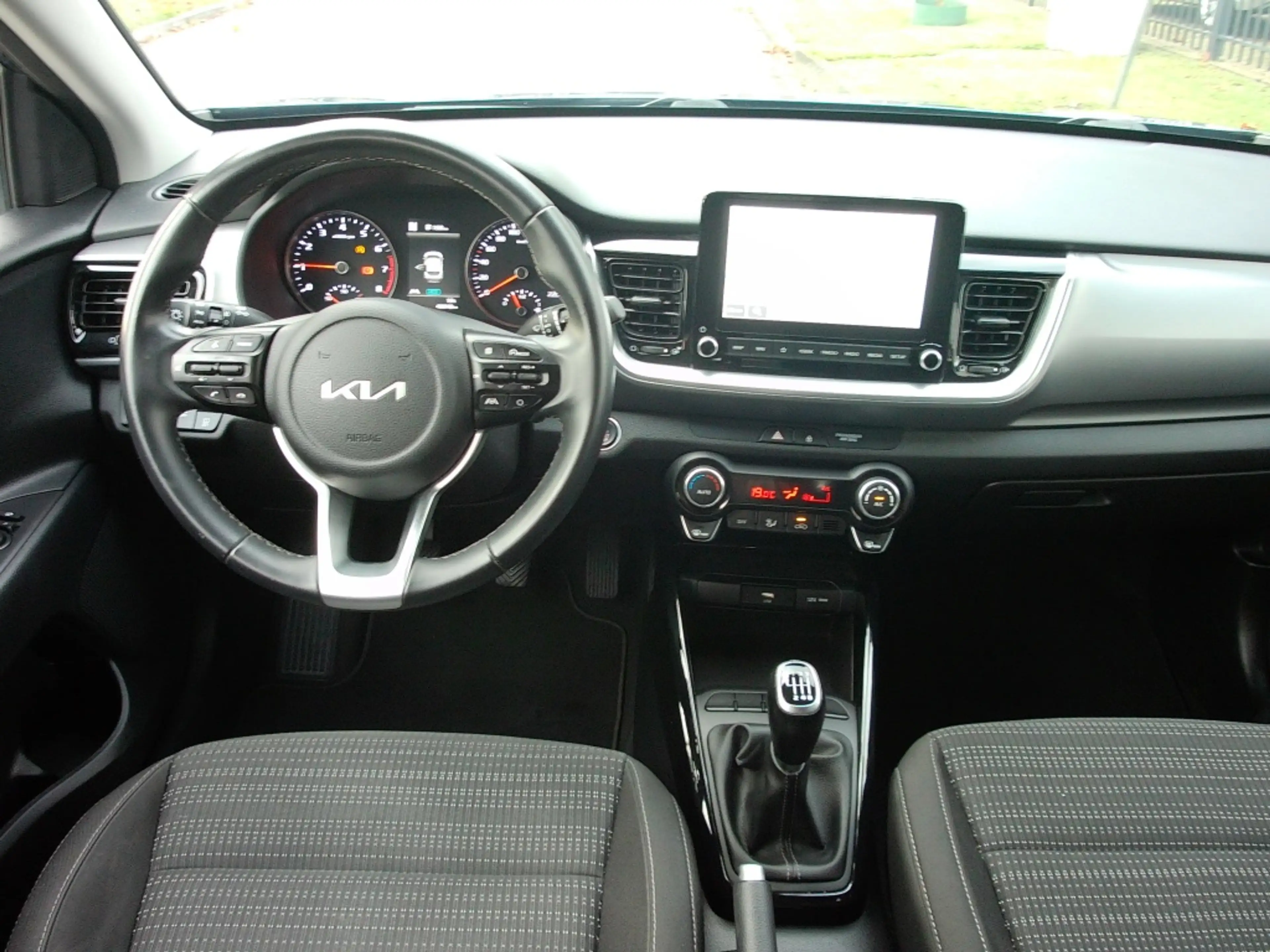 Kia Stonic 1.0 T-GDi 100pk DynamicLine — photo 3