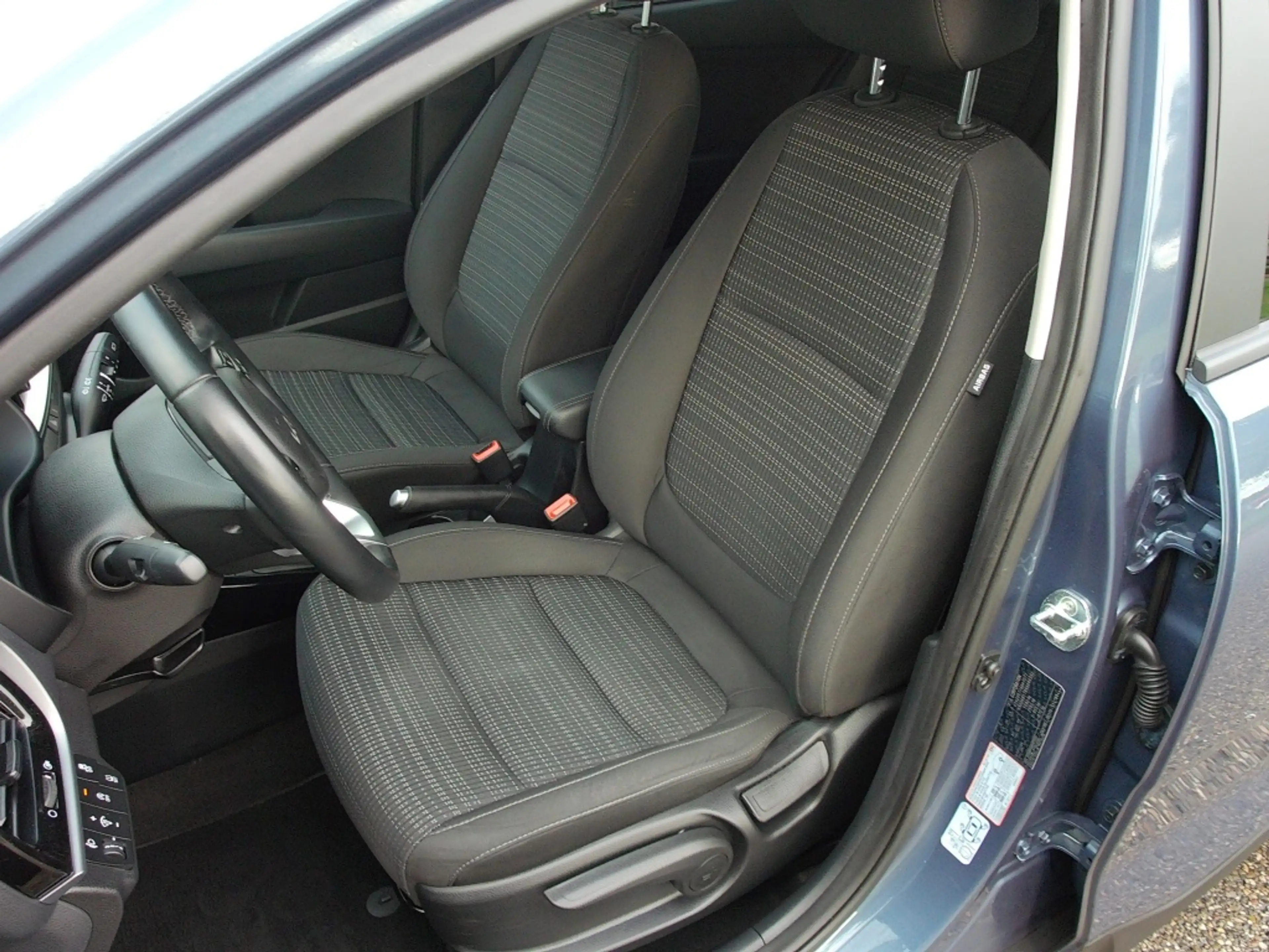 Kia Stonic 1.0 T-GDi 100pk DynamicLine — photo 9