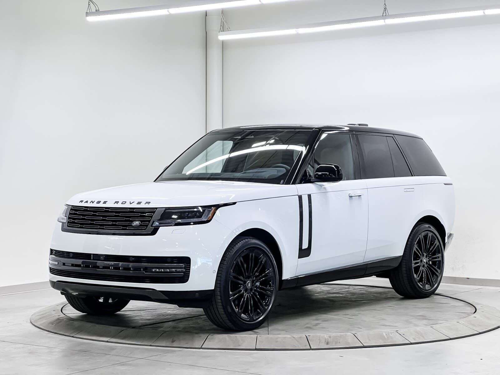 2025 Land Rover Range Rover SE P400 SWB | MASSAGE SEATS | COMFORT PKG