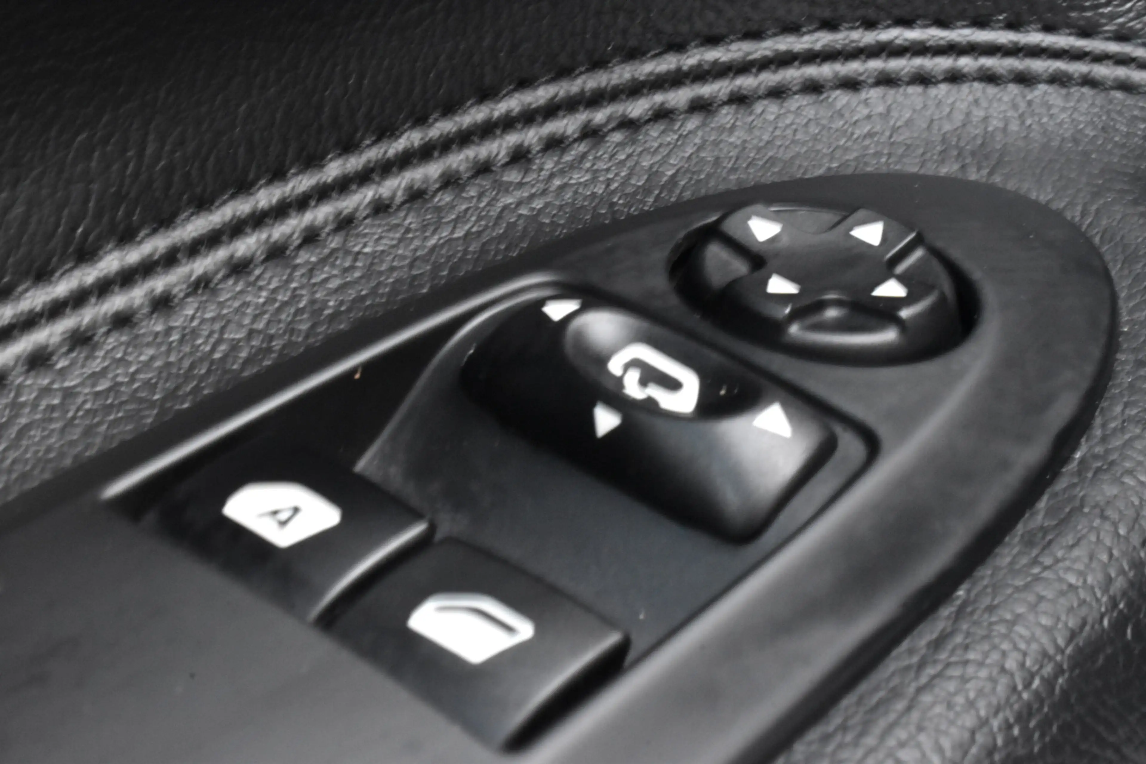 DS Automobiles DS 3 PureTech 110 Café Racer Leder | Navigatie | Airco — photo 12