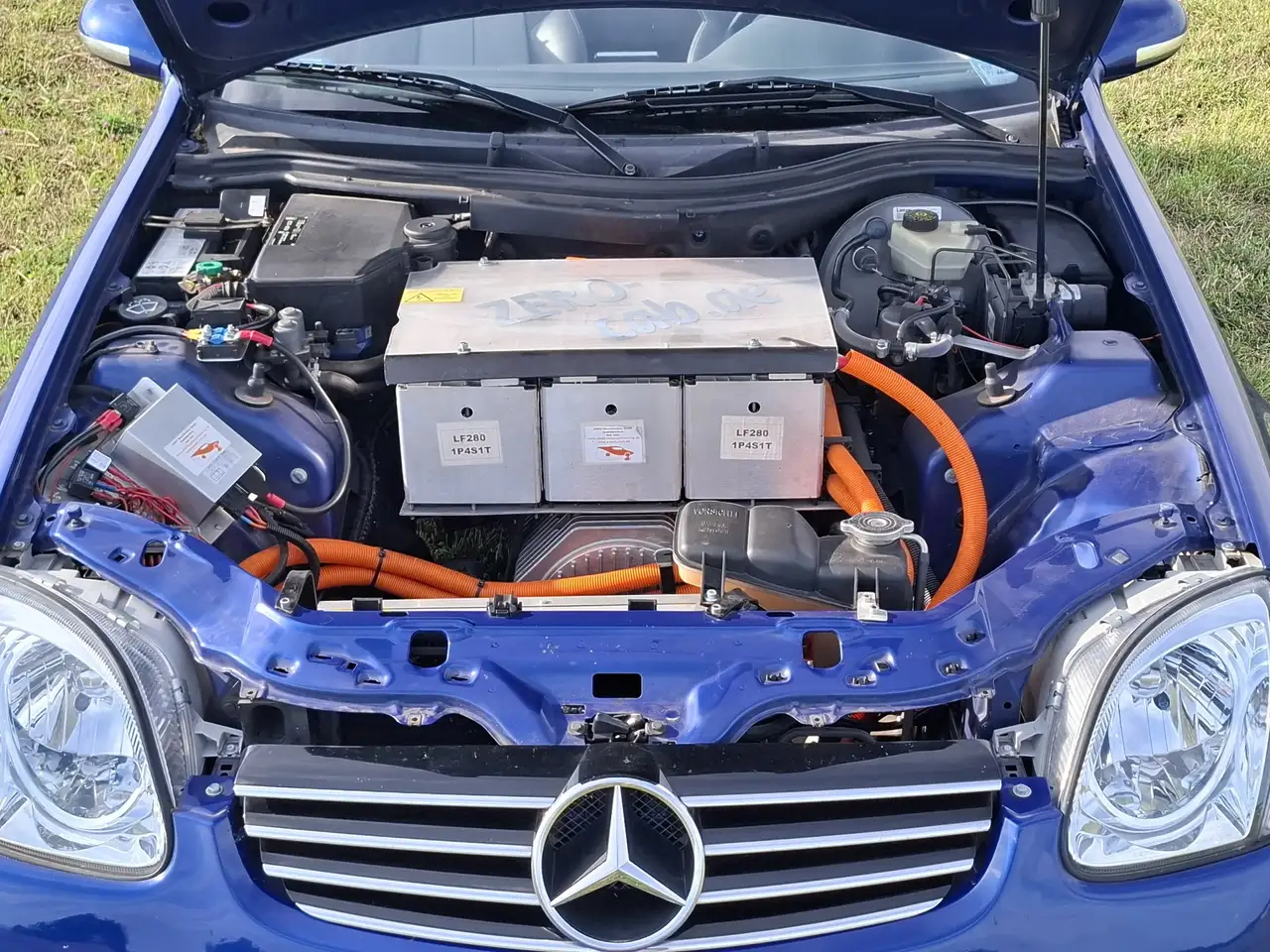 Mercedes-Benz SLK AMG Elektro-Cabrio, moderner offener e-Klassiker, foto 11