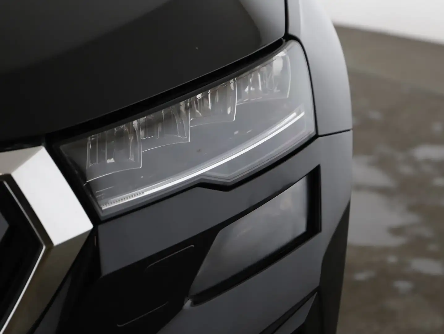 Skoda Karoq Ambition TDI DSG Schwarz - 2