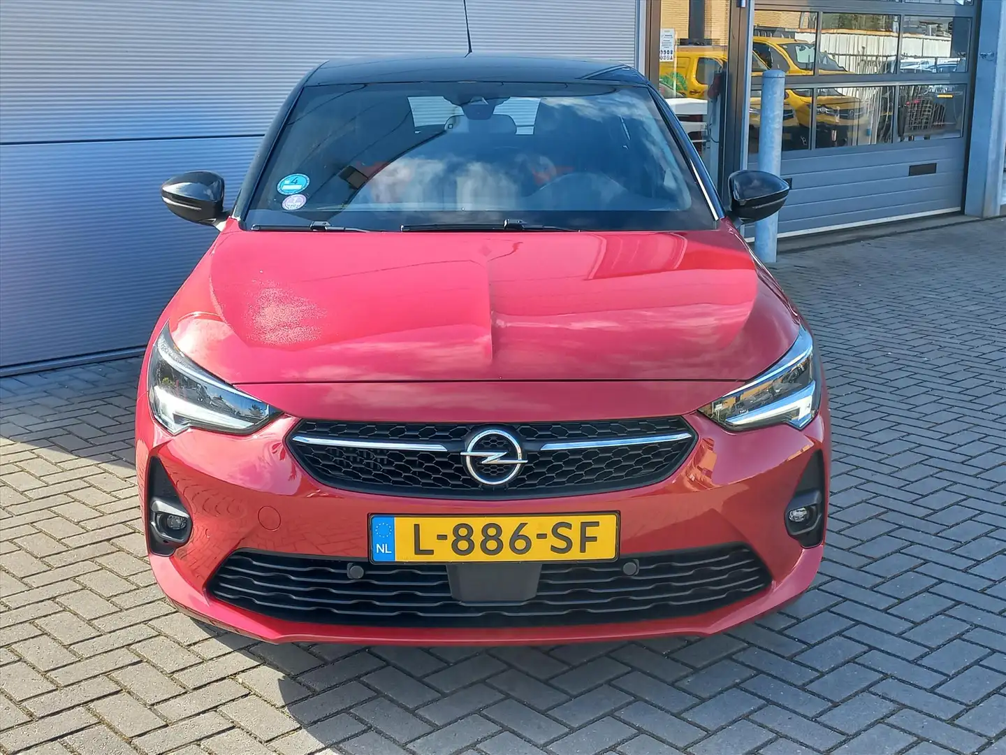 Opel Corsa 1.2T 100pk GS-Line | Airconditioning | Navigatie | Rood - 2