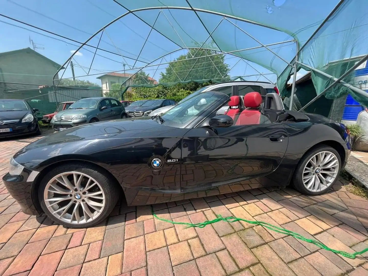 BMW Z4 Z4 Roadster 2.0i Schwarz - 2