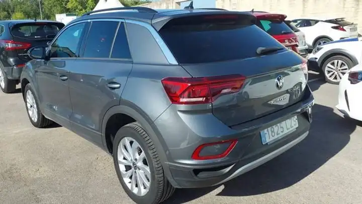 Volkswagen T-Roc 2022, foto 2