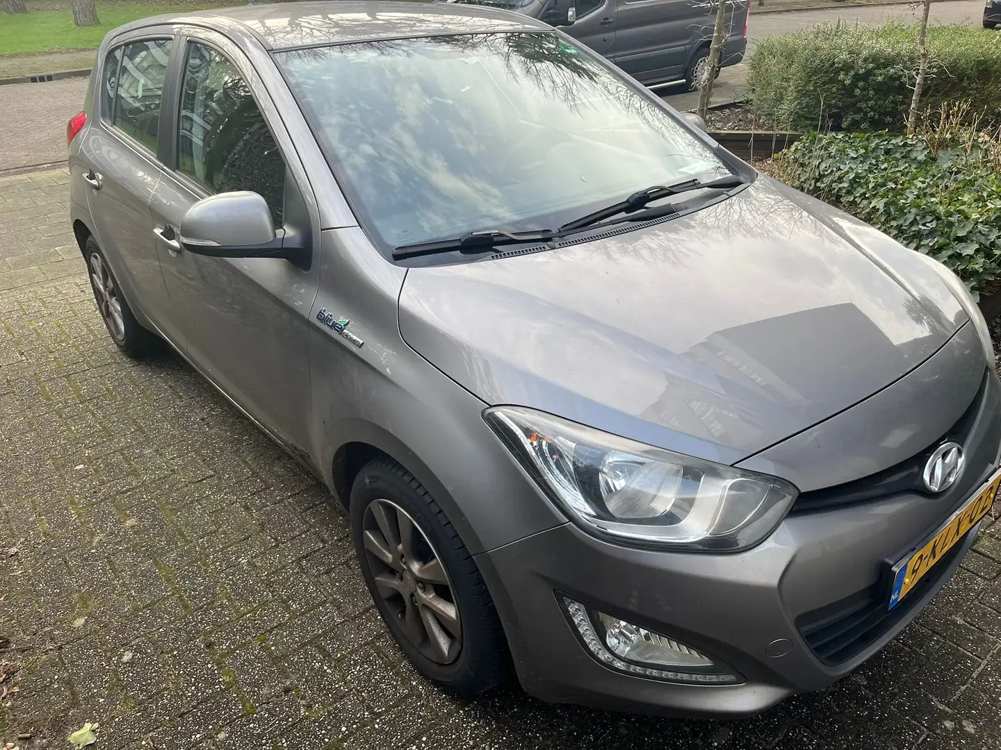 Hyundai i20 i20 1.2i i-Deal | Camera | Bluetooth | 2e Eigenaar Grijs - 2
