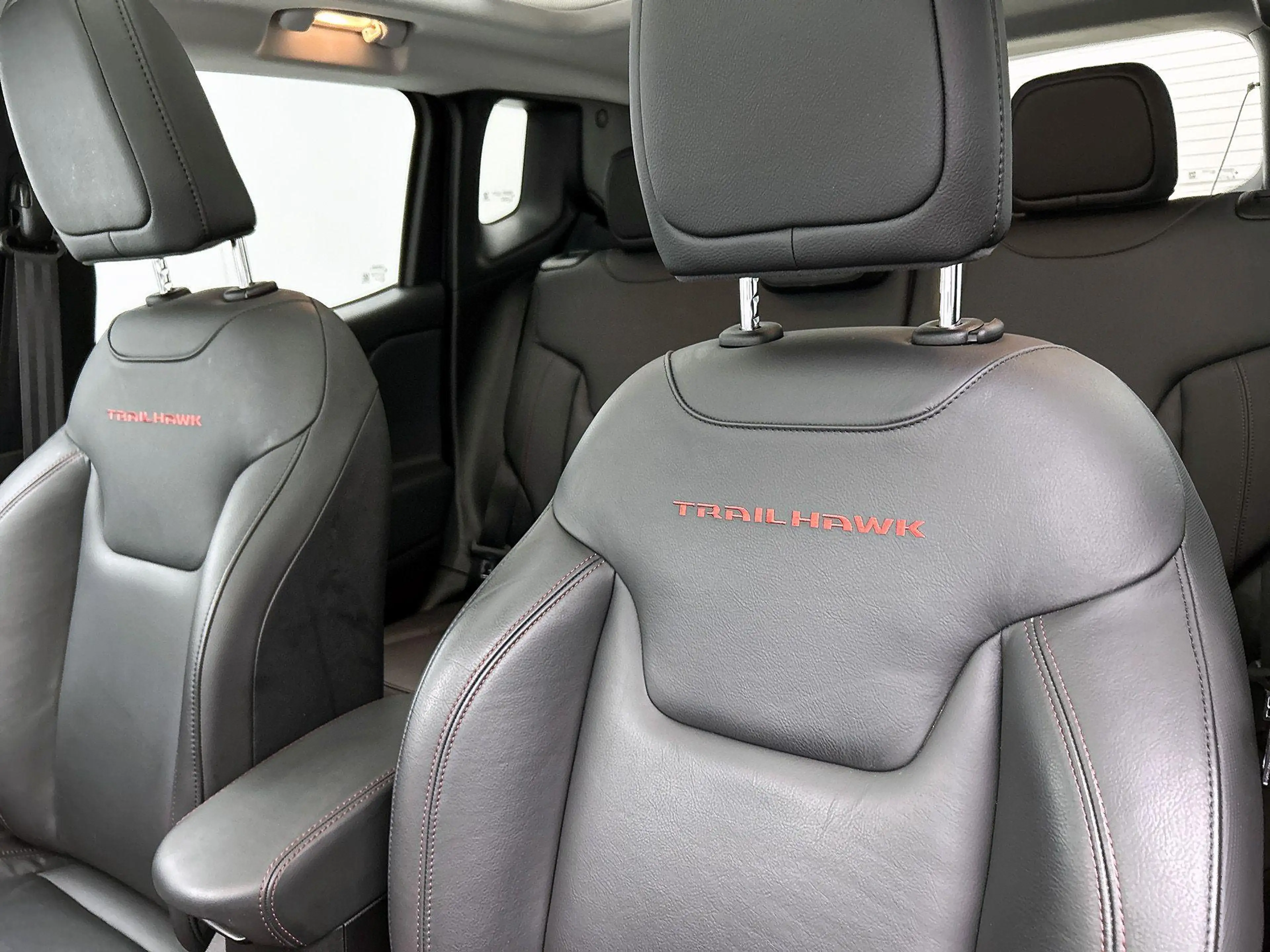 Jeep Renegade 4xe 240 Plug-in Hybrid Electric Trailhawk | Camera — photo 11