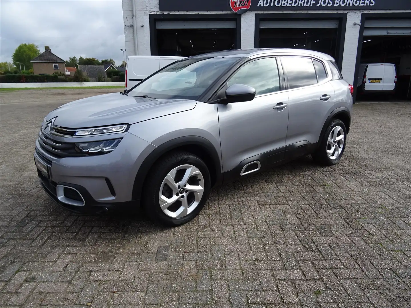 Citroen C5 Aircross 1.2 PureTech 130pk S&amp;S C-Series Grijs - 1