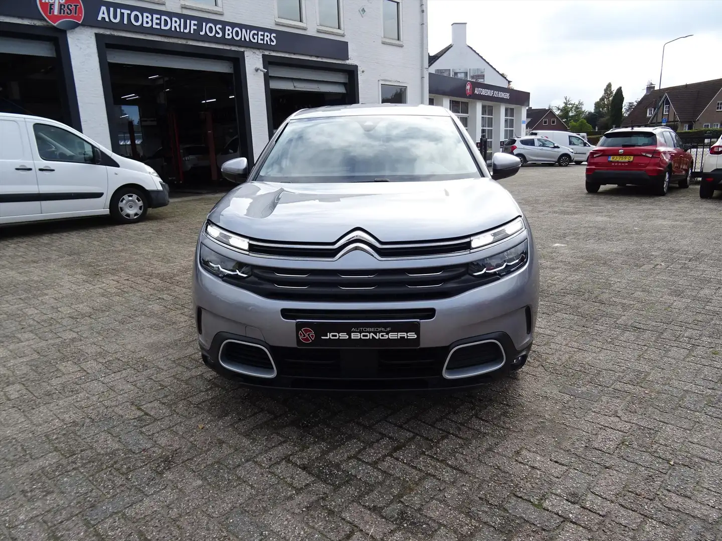 Citroen C5 Aircross 1.2 PureTech 130pk S&amp;S C-Series Grijs - 2