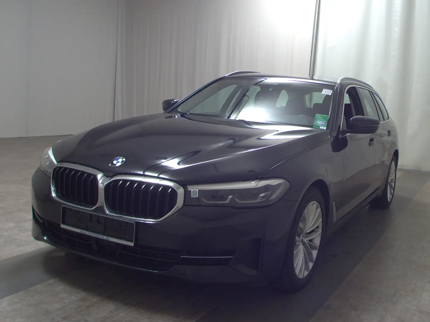 BMW 520 d Touring AHK Navi LED ACC el.Heck RFK Black - 2