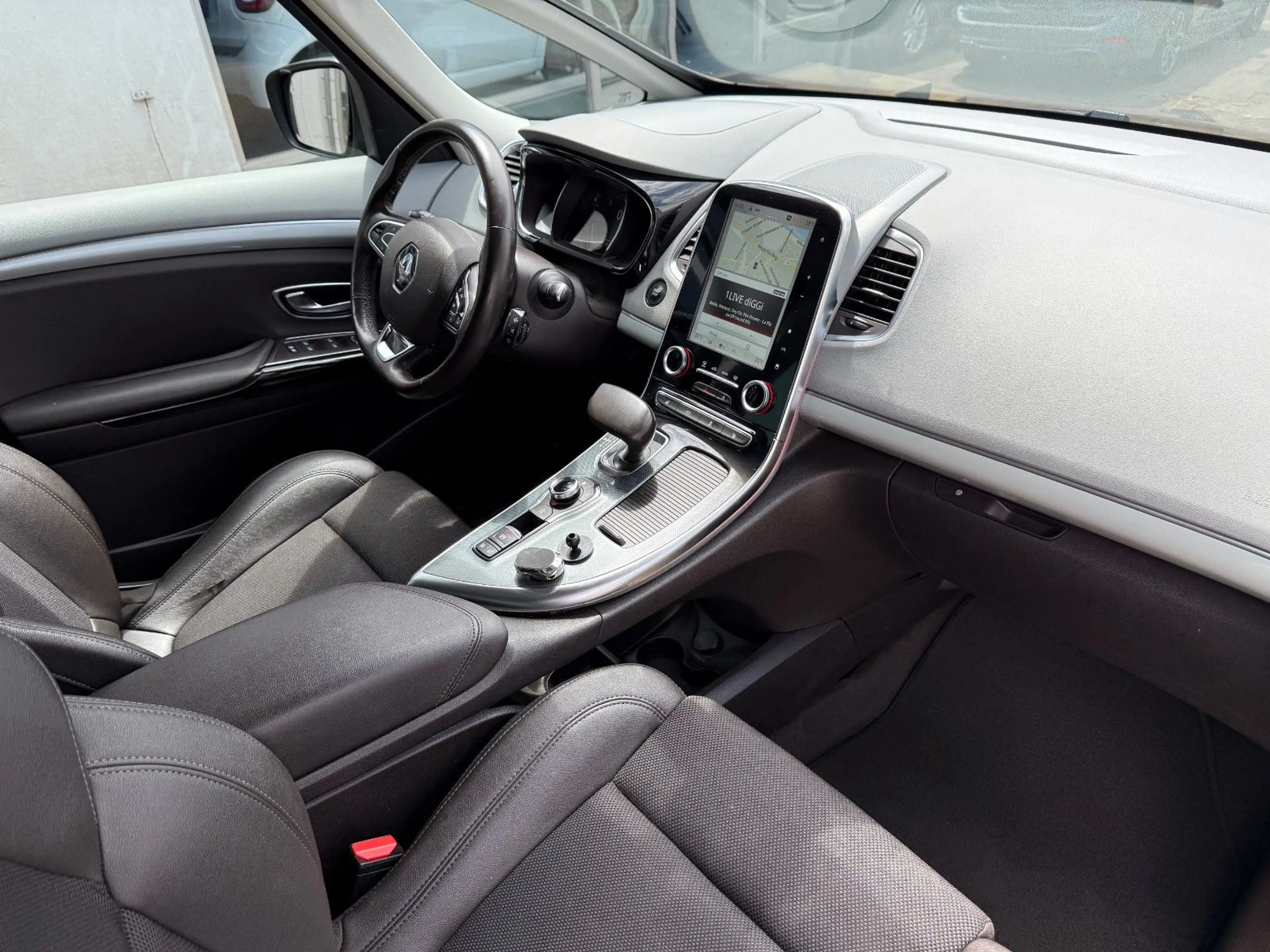 Renault Espace V Intens Aut. Panorama 7.Sitzer LED KeyGo — photo 9
