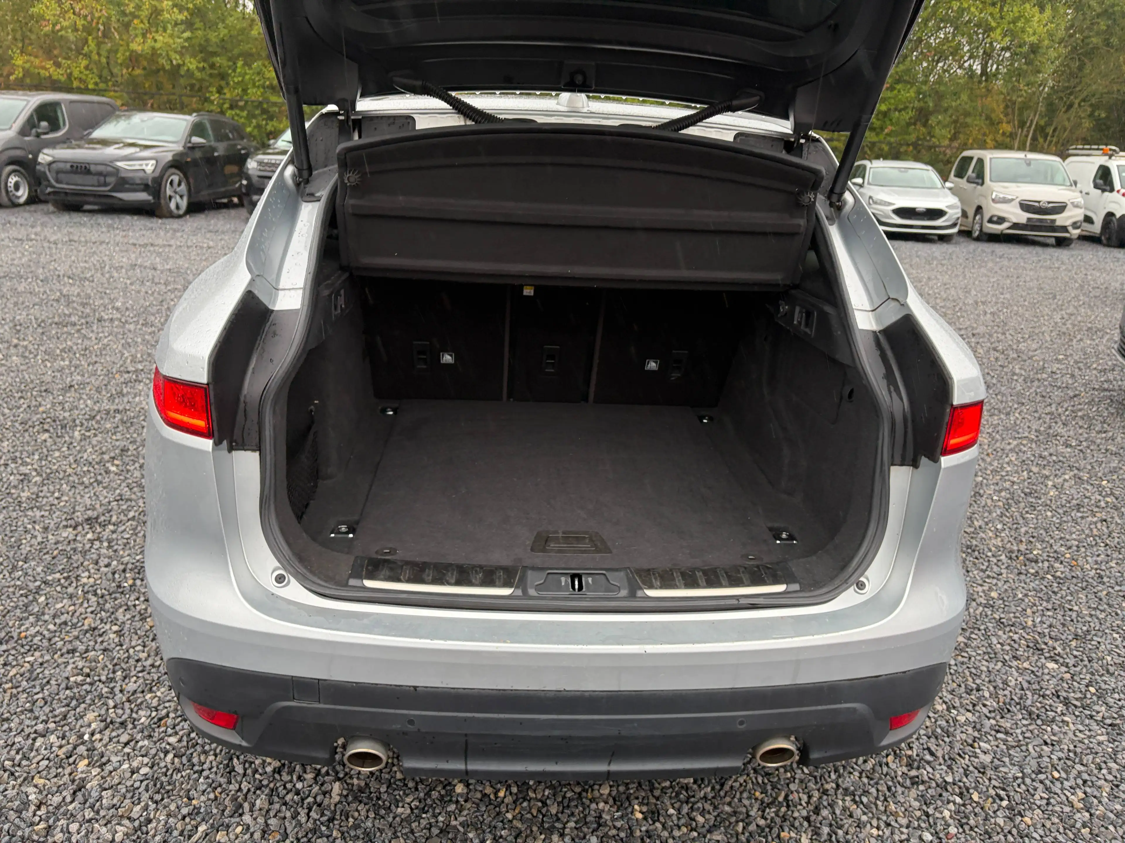 Jaguar F-Pace 2.0i Aut. AWD /€13.500 netto / Leder / Navi / ... — photo 8