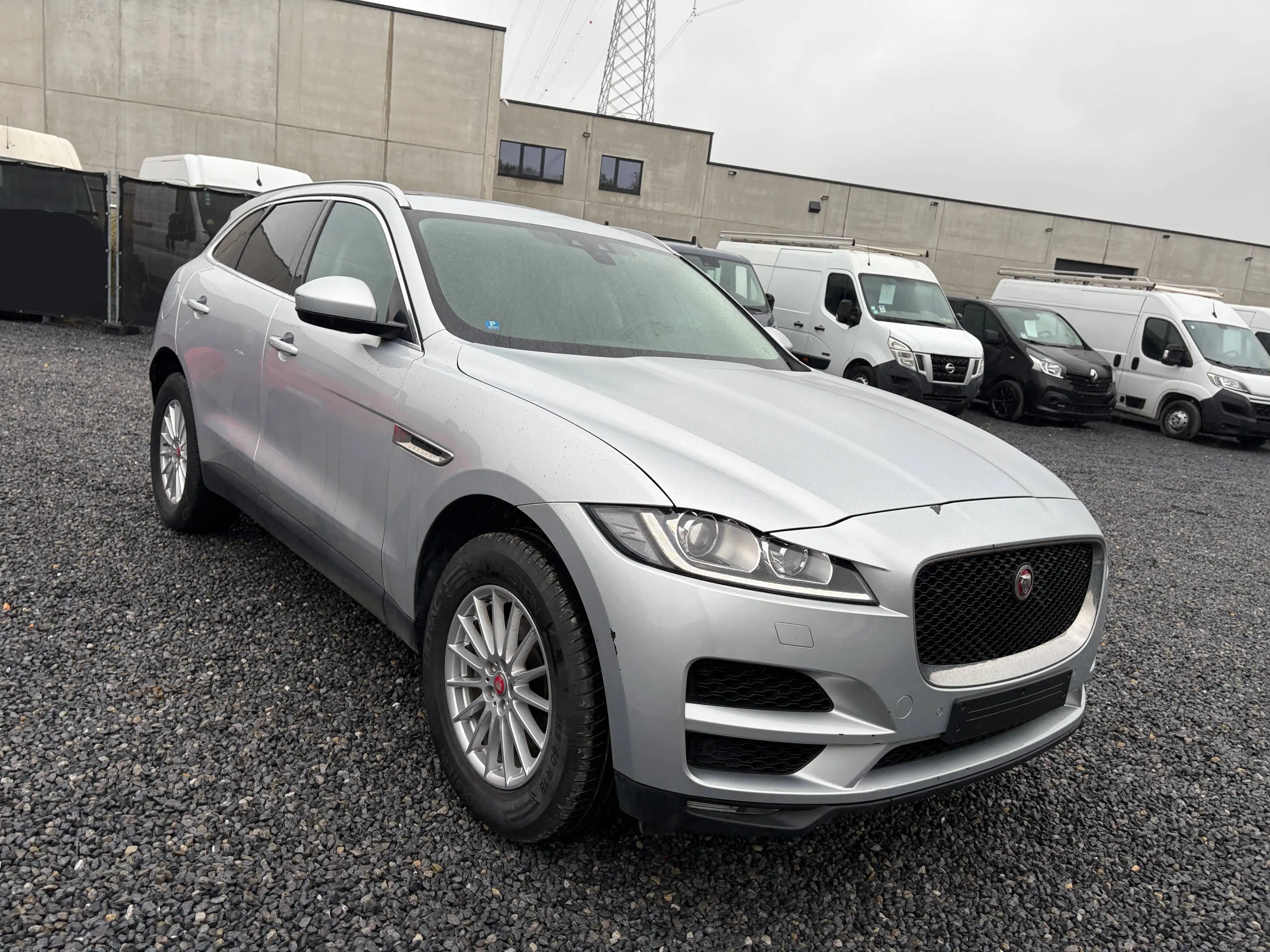 Jaguar F-Pace 2.0i Aut. AWD /€13.500 netto / Leder / Navi / ...