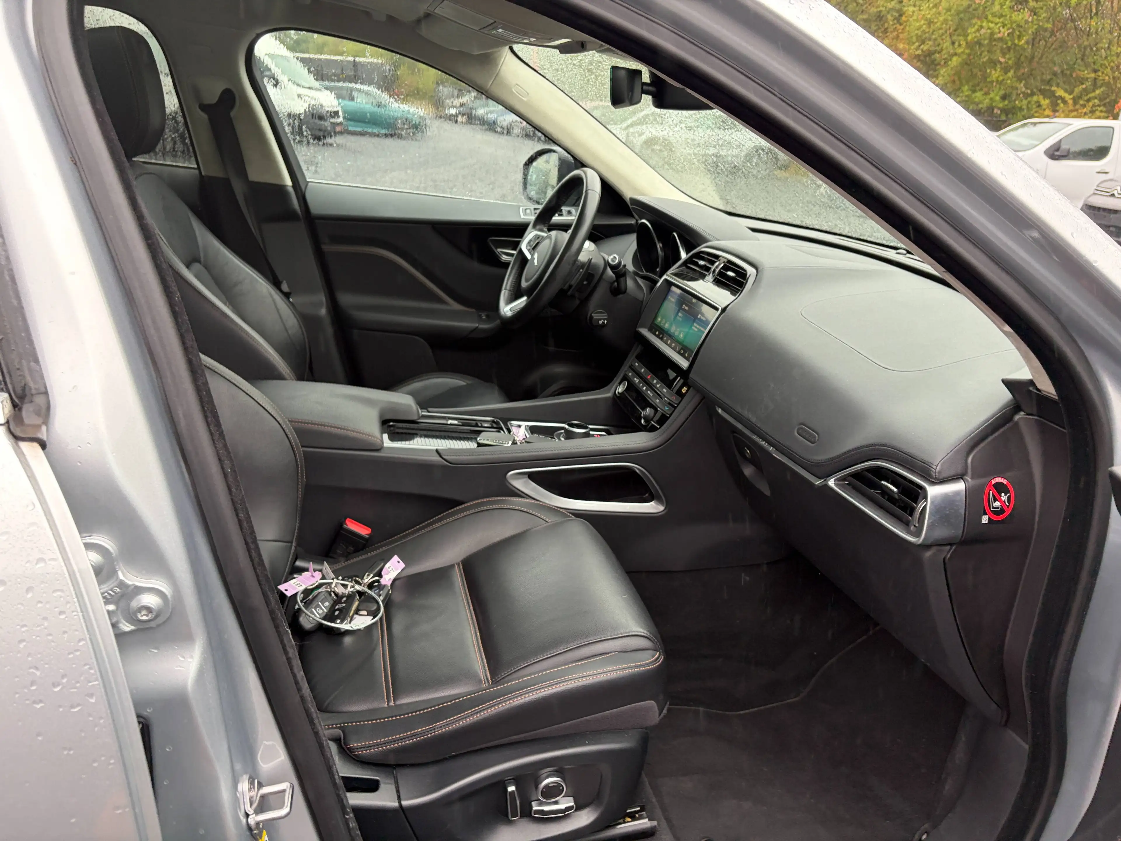 Jaguar F-Pace 2.0i Aut. AWD /€13.500 netto / Leder / Navi / ... — photo 7