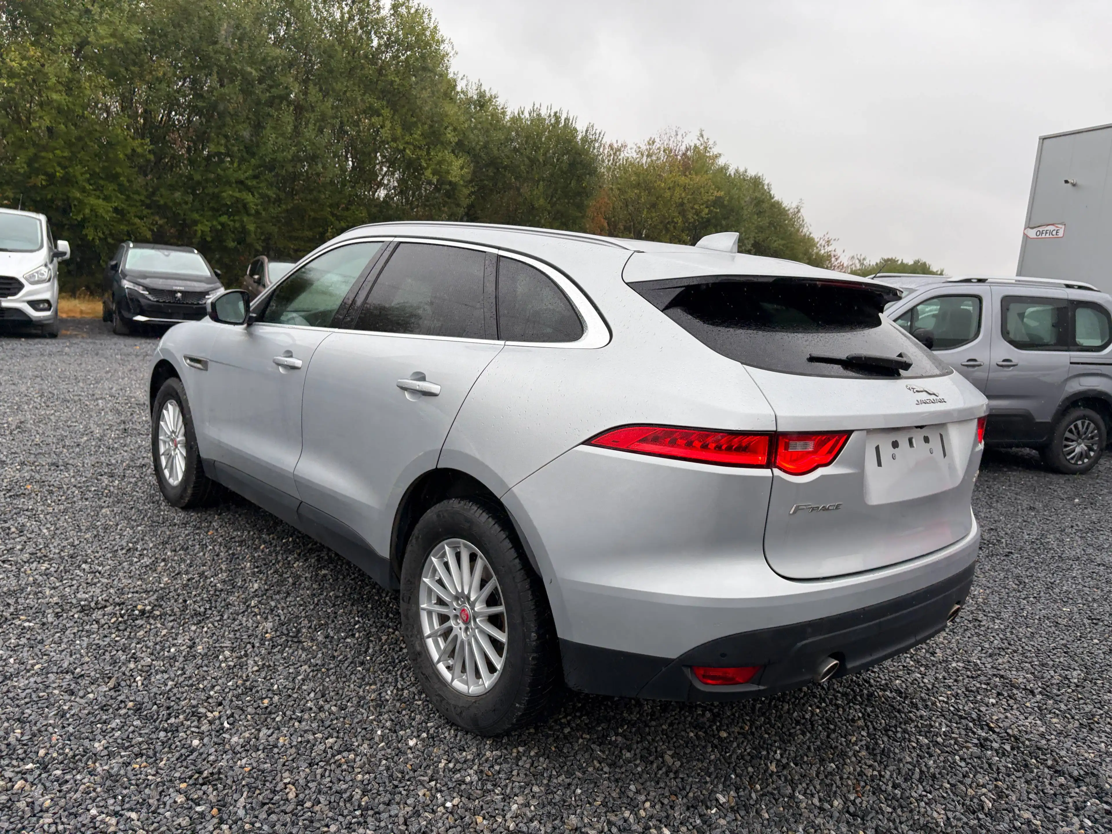 Jaguar F-Pace 2.0i Aut. AWD /€13.500 netto / Leder / Navi / ... — photo 4
