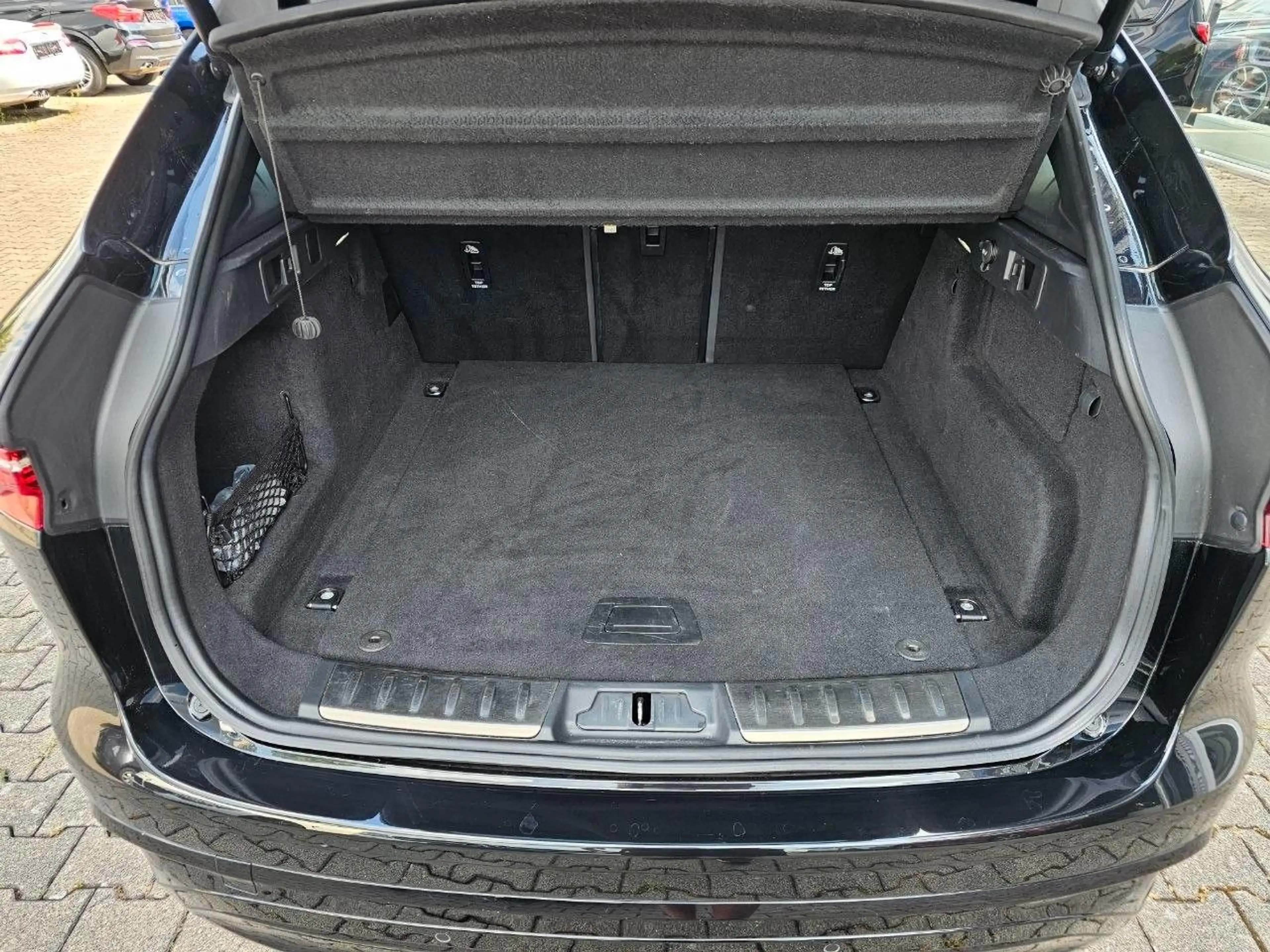 Jaguar F-Pace P250 S AWD LEder Navi Kamera — photo 12