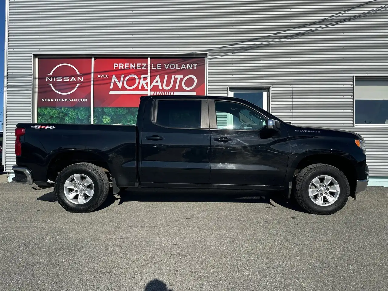 Chevrolet Silverado 1500 снимка Chevrolet Silverado 1500