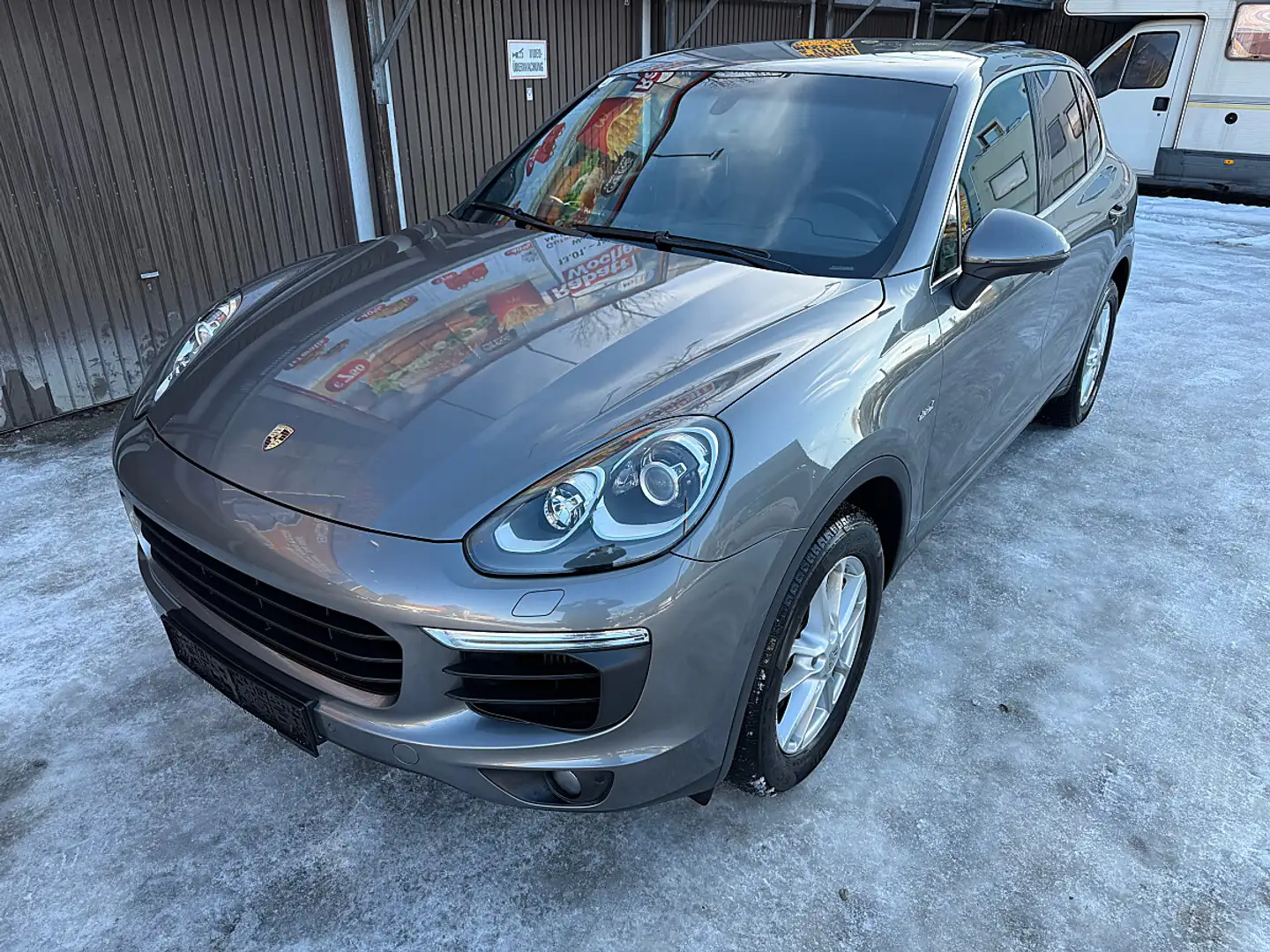 Porsche Cayenne II 3,0 Aut. Grau - 1