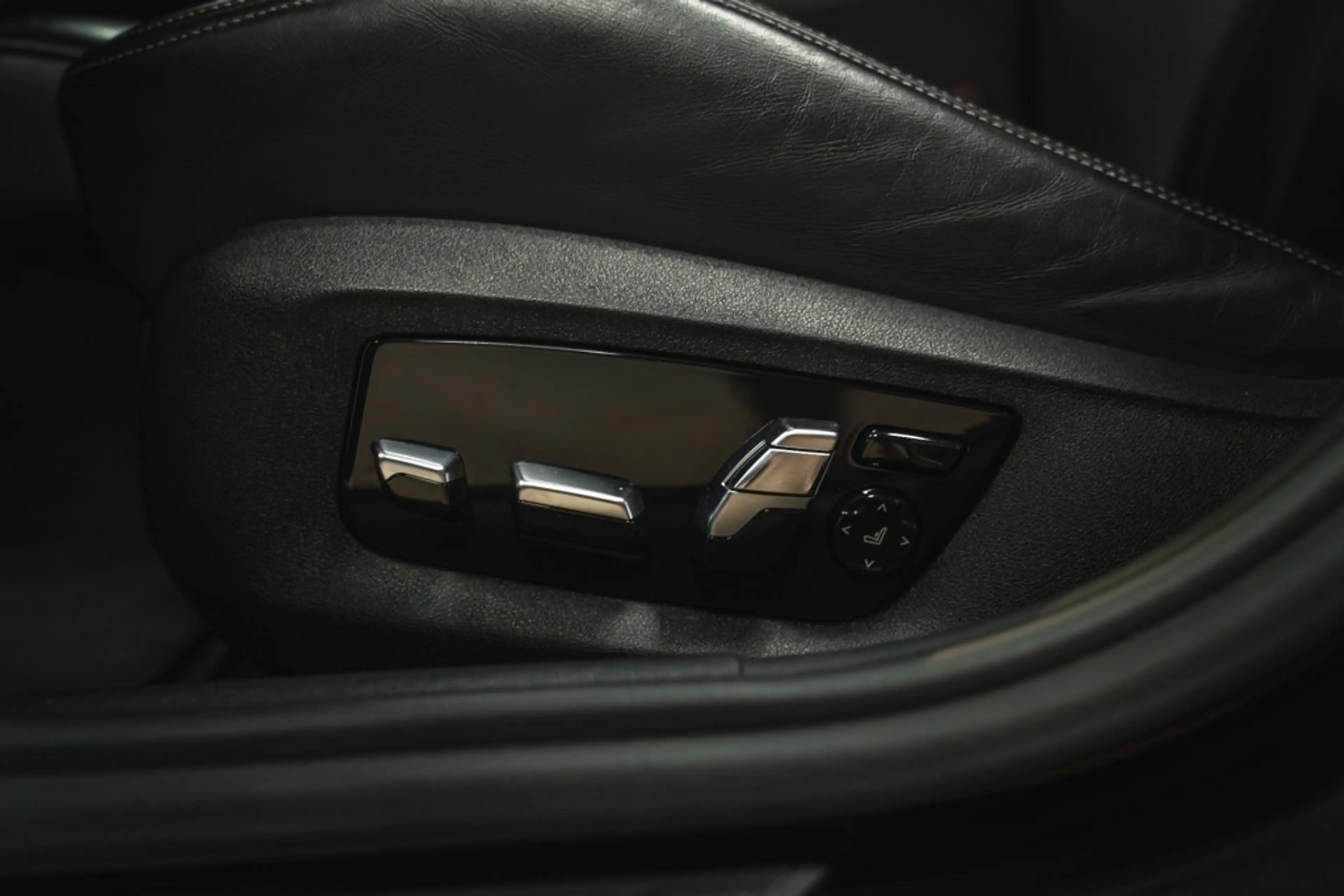 BMW M5 m5C, keramisch, Facelift pakket, stoel-venti, carb — photo 15