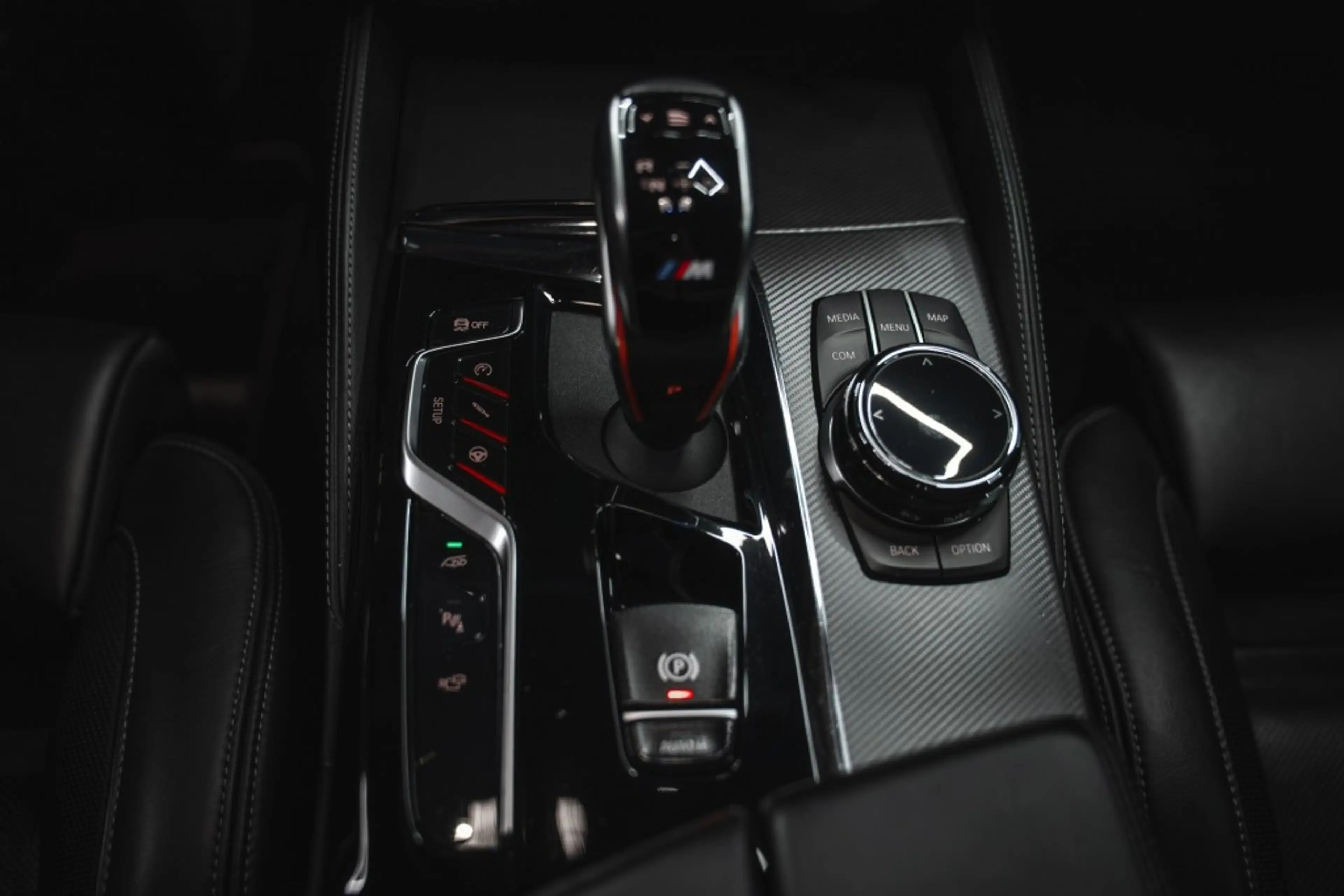 BMW M5 m5C, keramisch, Facelift pakket, stoel-venti, carb — photo 23