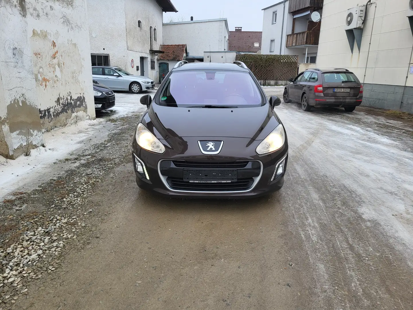 Peugeot 308 Business-Line Braun - 1