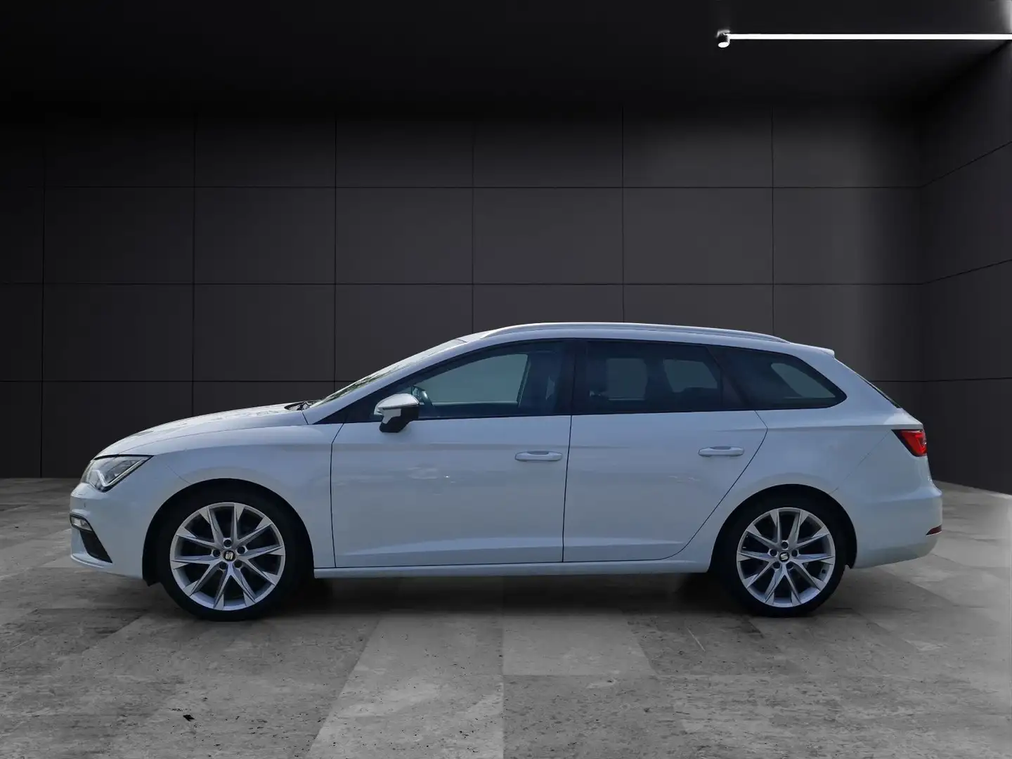 SEAT Leon Sportstourer FR Black Matt Edition 1.5.TSI Weiß - 2