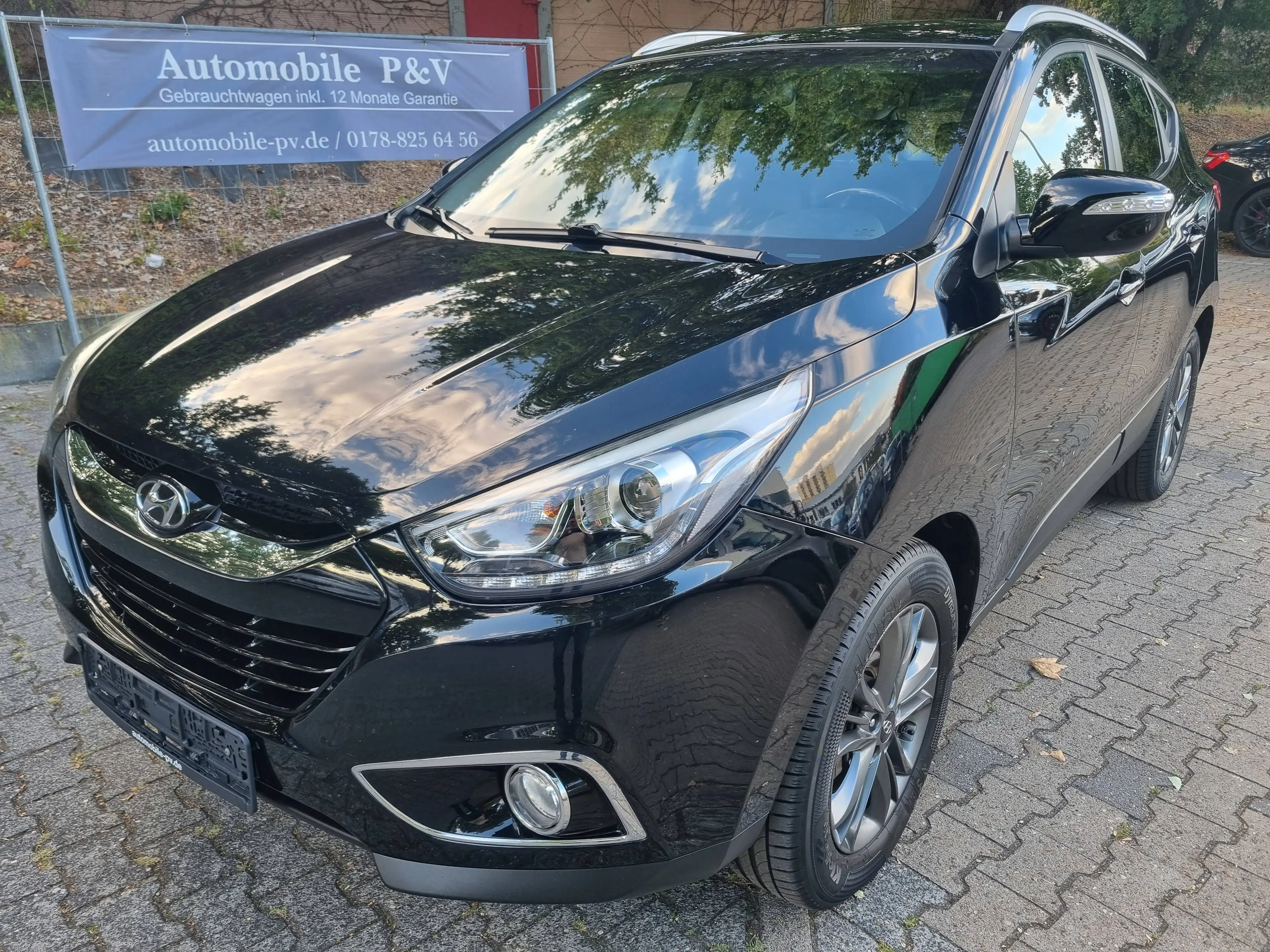 Hyundai iX35 FIFA World Cup Edition 2WD*AHK*Sitzh*Klima* — photo 2