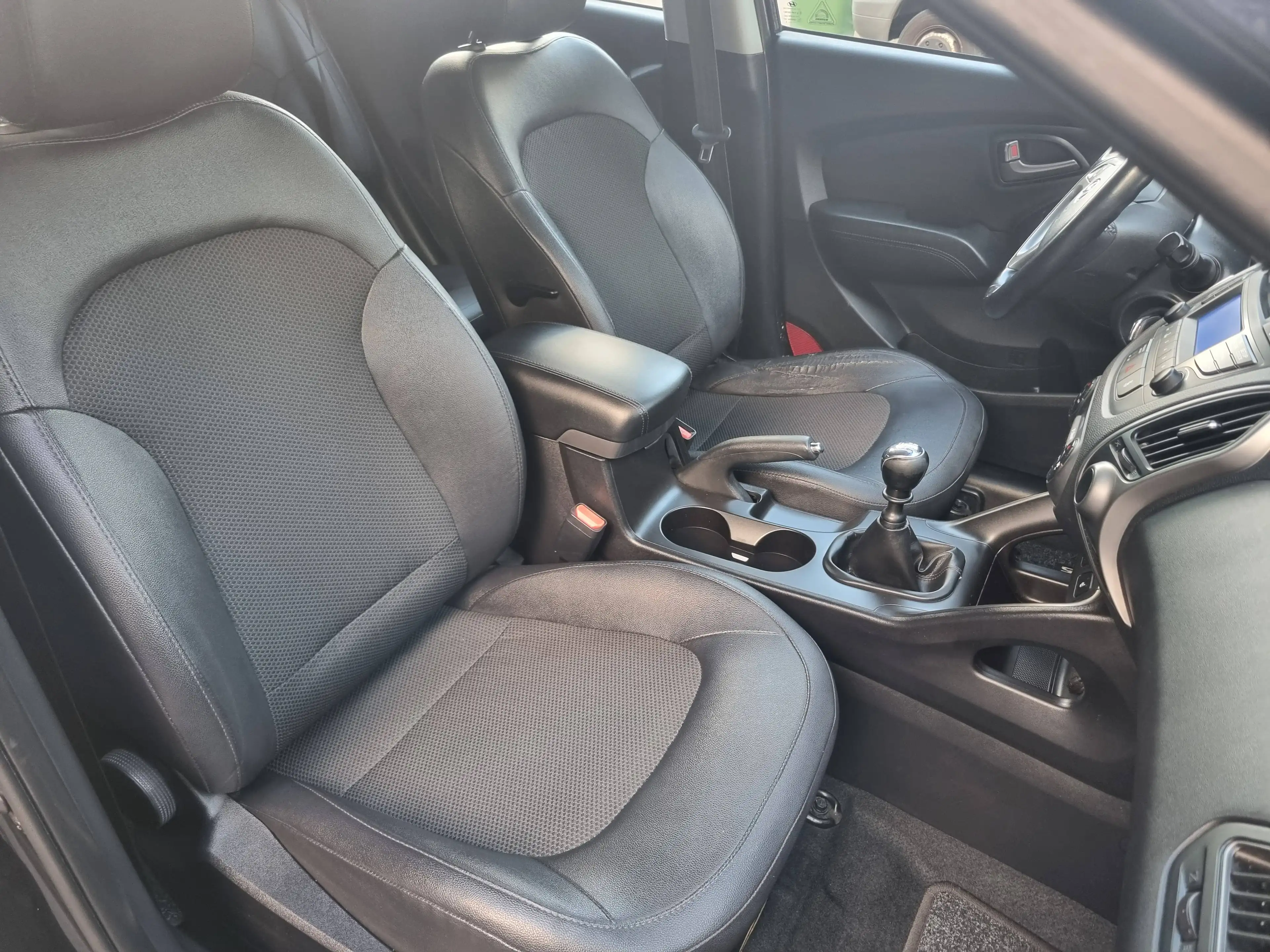 Hyundai iX35 FIFA World Cup Edition 2WD*AHK*Sitzh*Klima* — photo 10