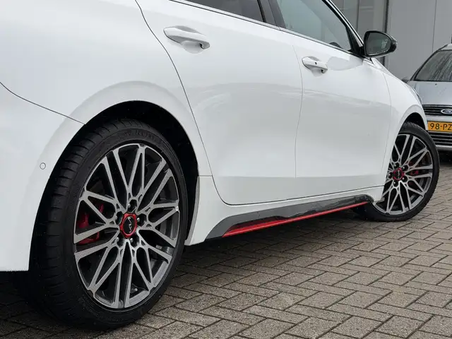 Kia Proceed view 16
