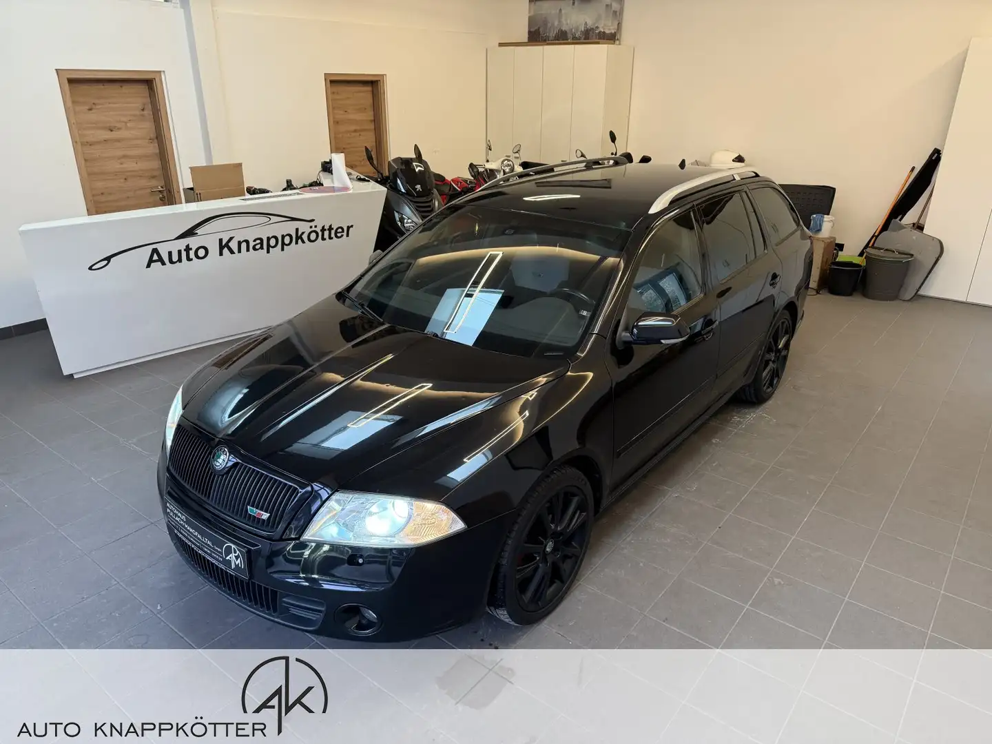 Skoda Octavia Octavia RS 2.0 TDI DPF Klima/Xenon/Sitzhzg./R-CD Zwart - 2