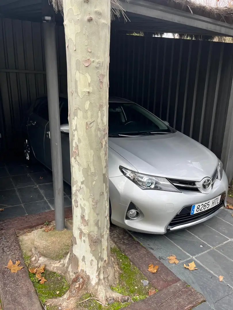 Toyota Auris 2.0 D-4D Life - 1